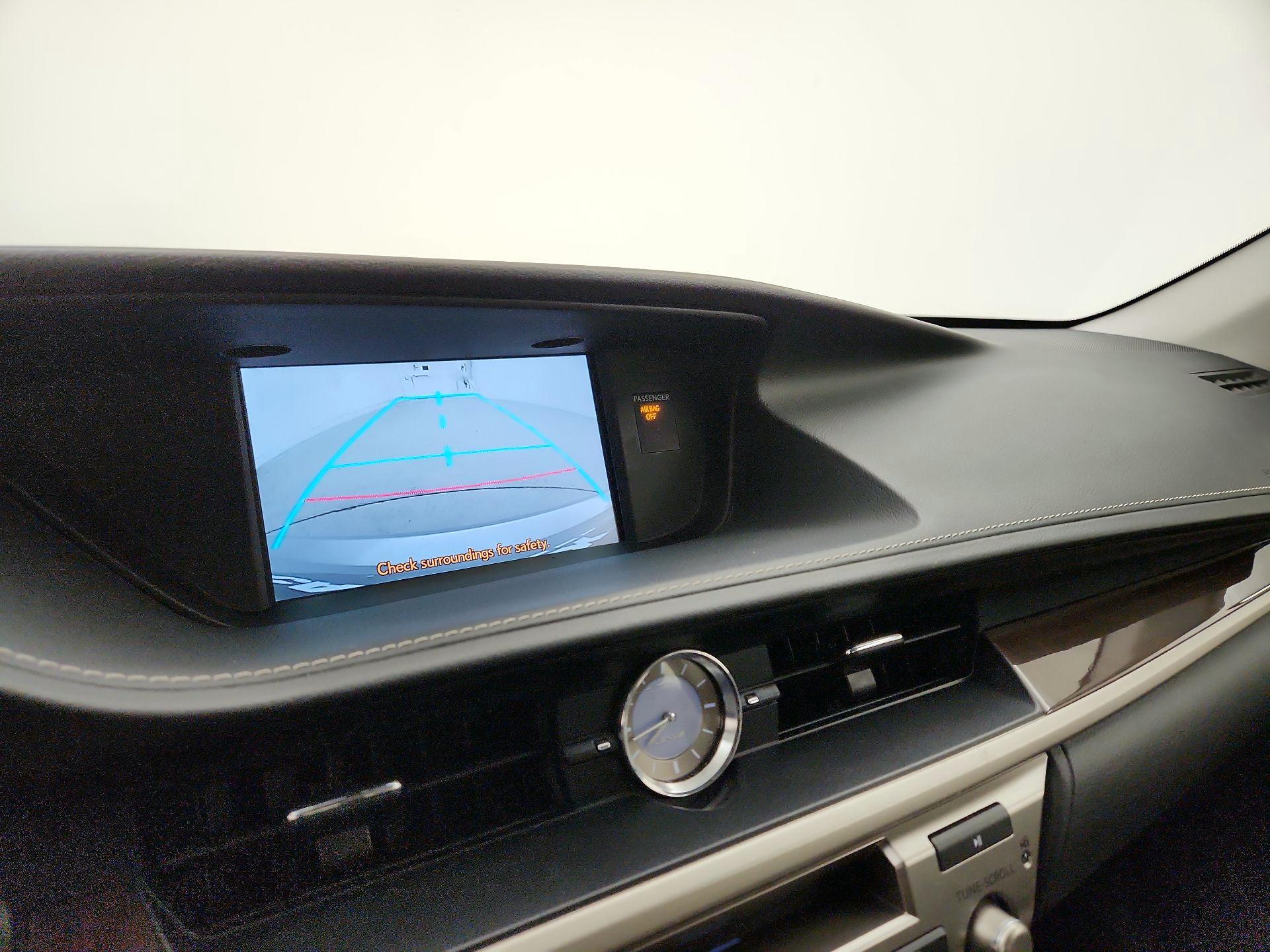 Thumbnail: 2014 Lexus ES - 15