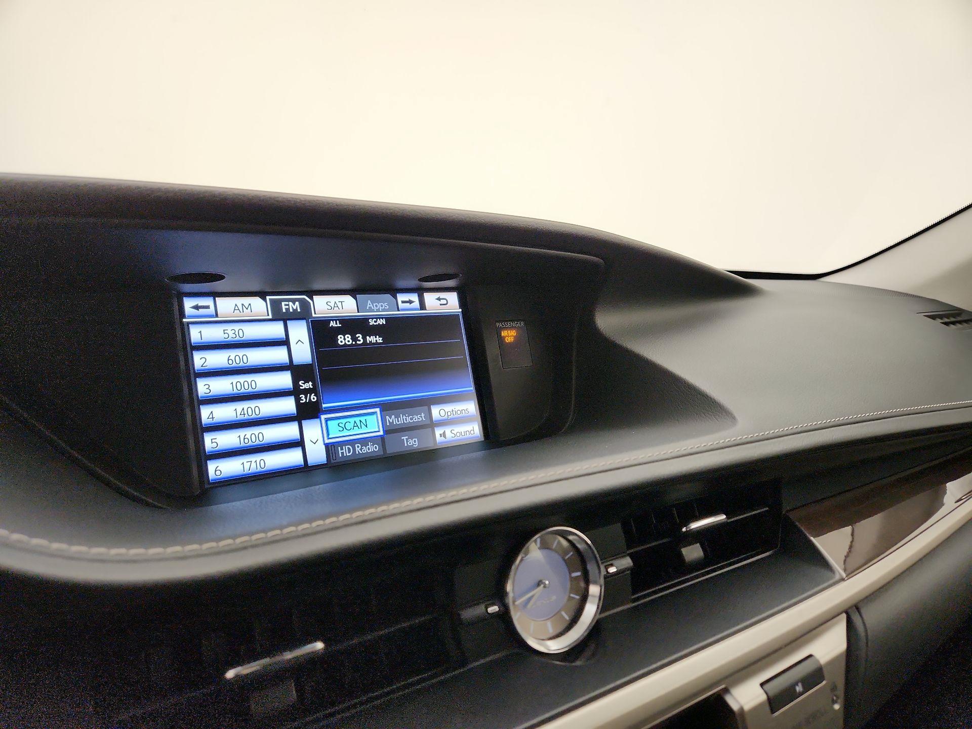 Thumbnail: 2014 Lexus ES - 16
