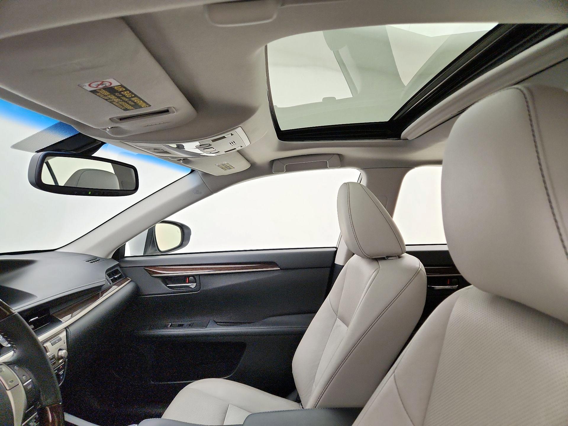 Thumbnail: 2014 Lexus ES - 20