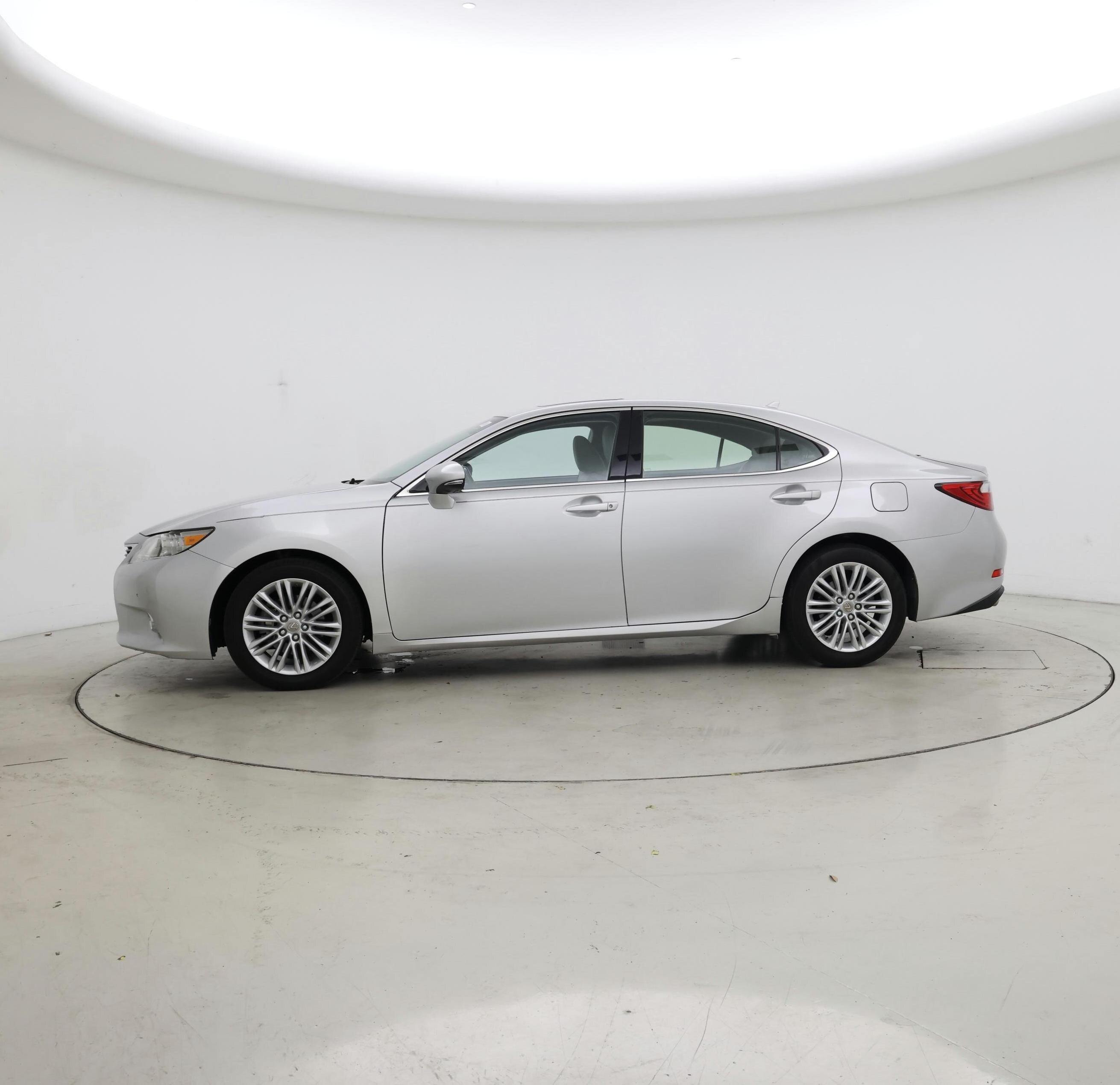 Thumbnail: 2014 Lexus ES - 3