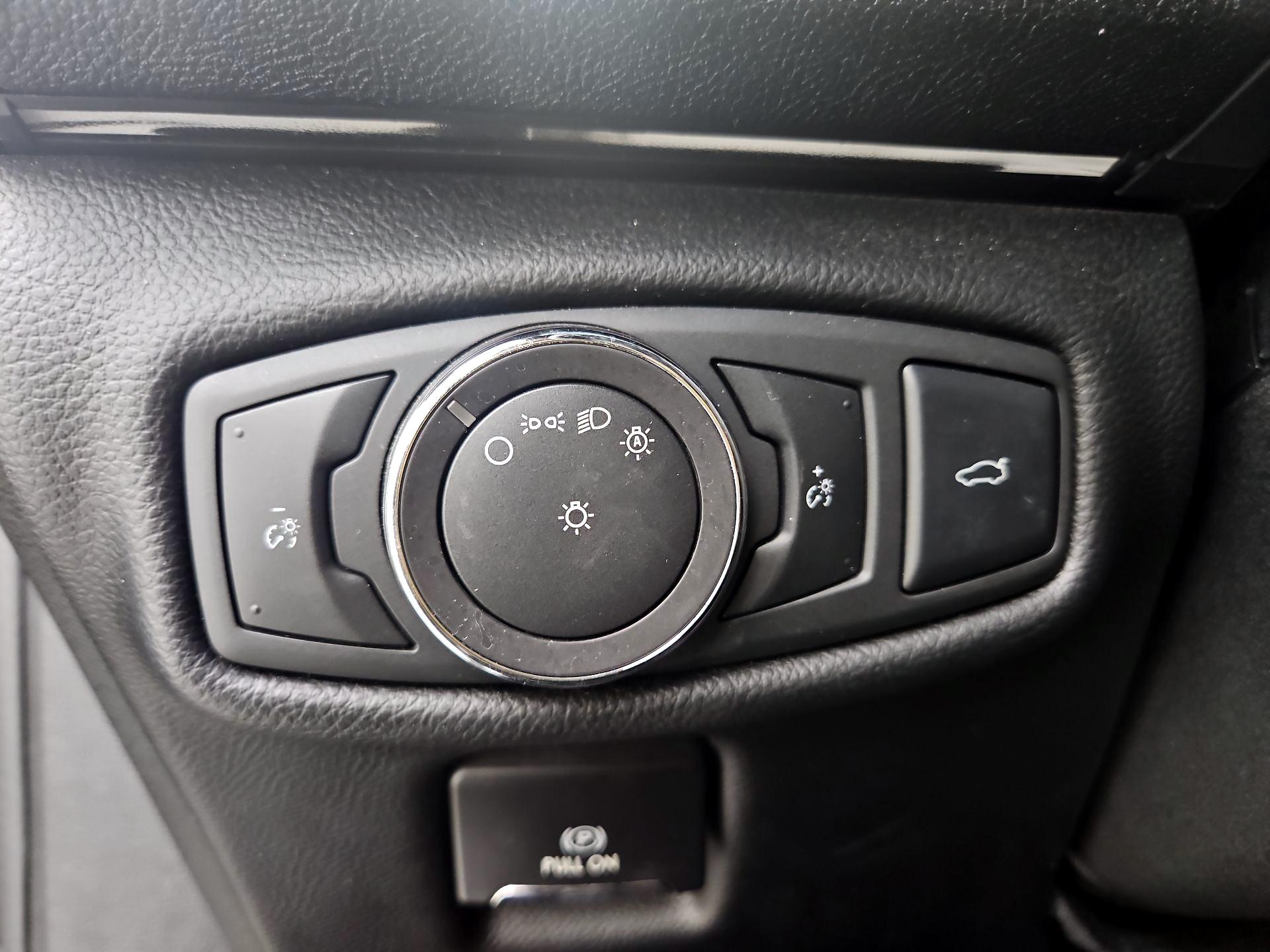 Thumbnail: 2017 Lincoln MKZ - 13