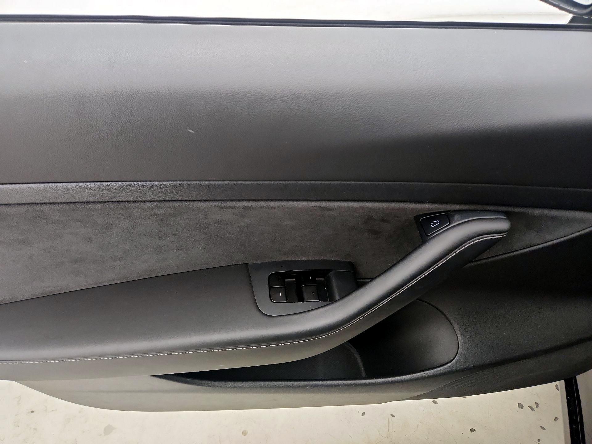 Thumbnail: 2021 Tesla Model 3 - 12