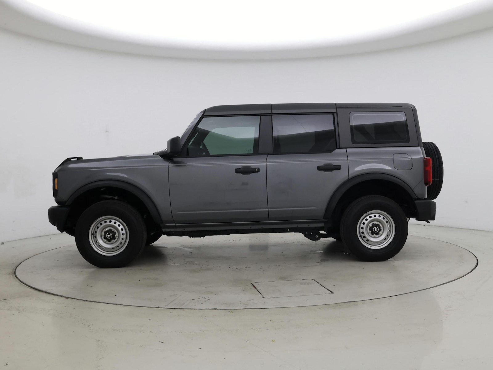 2025 Ford Bronco 4-Door Base - Photo 4
