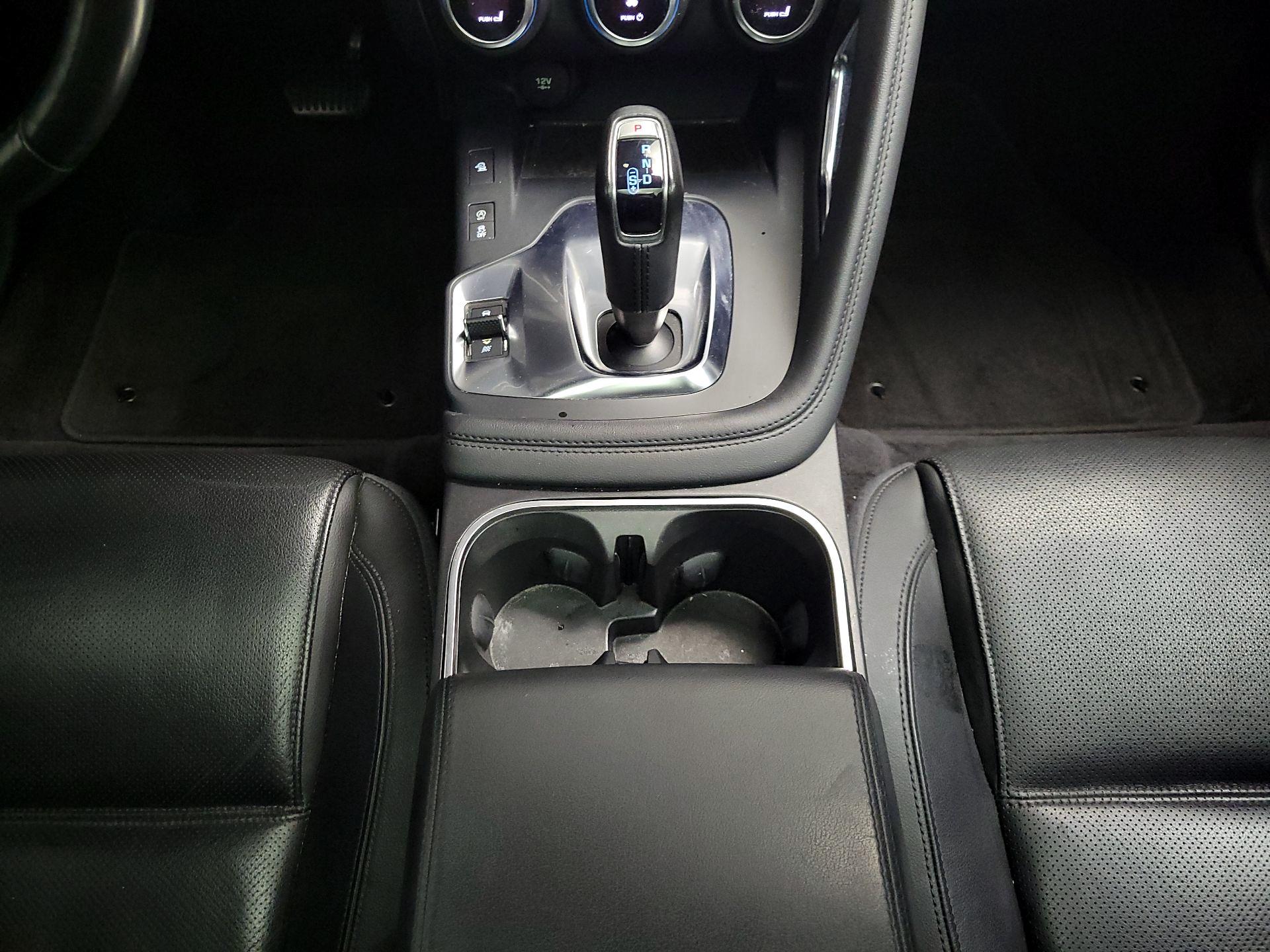 Thumbnail: 2019 Jaguar E-Pace - 18