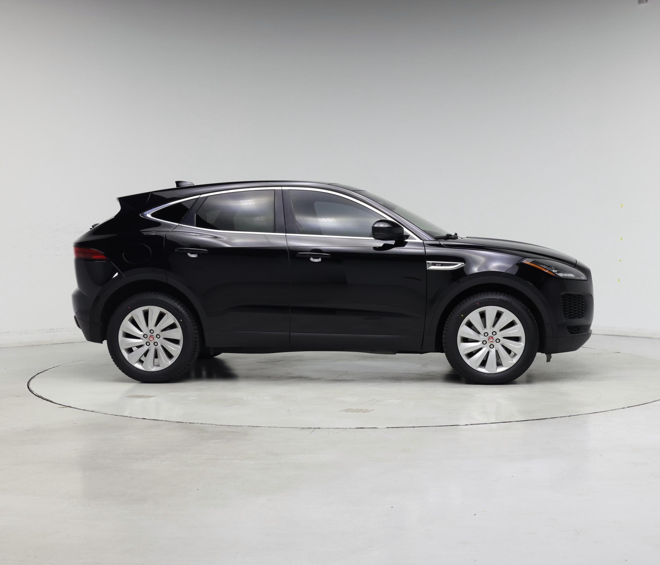 Thumbnail: 2019 Jaguar E-Pace - 7
