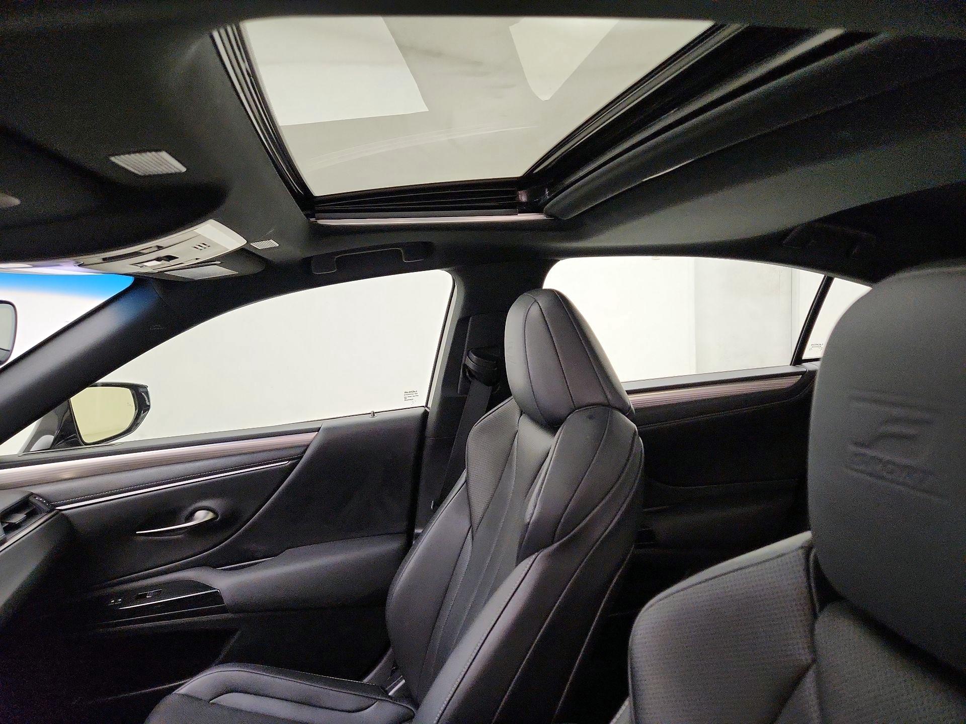 Thumbnail: 2023 Lexus ES - 19