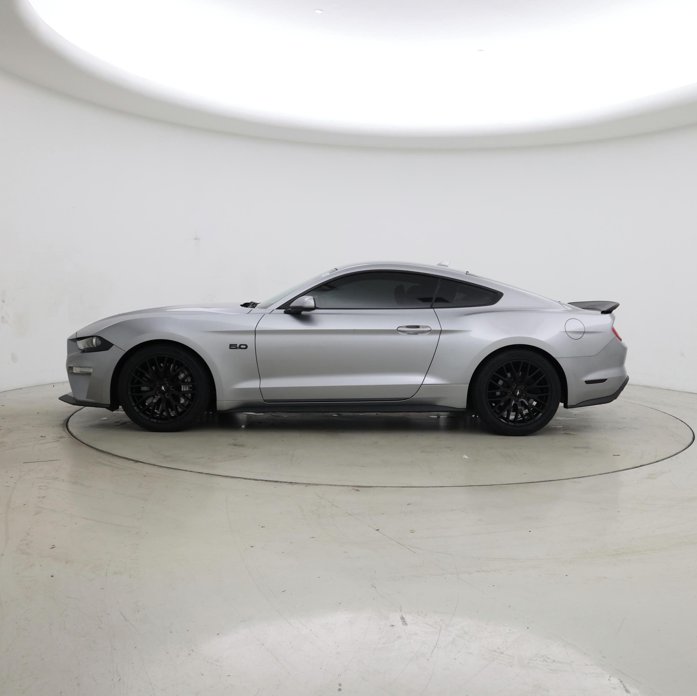 Thumbnail: 2022 Ford Mustang - 3
