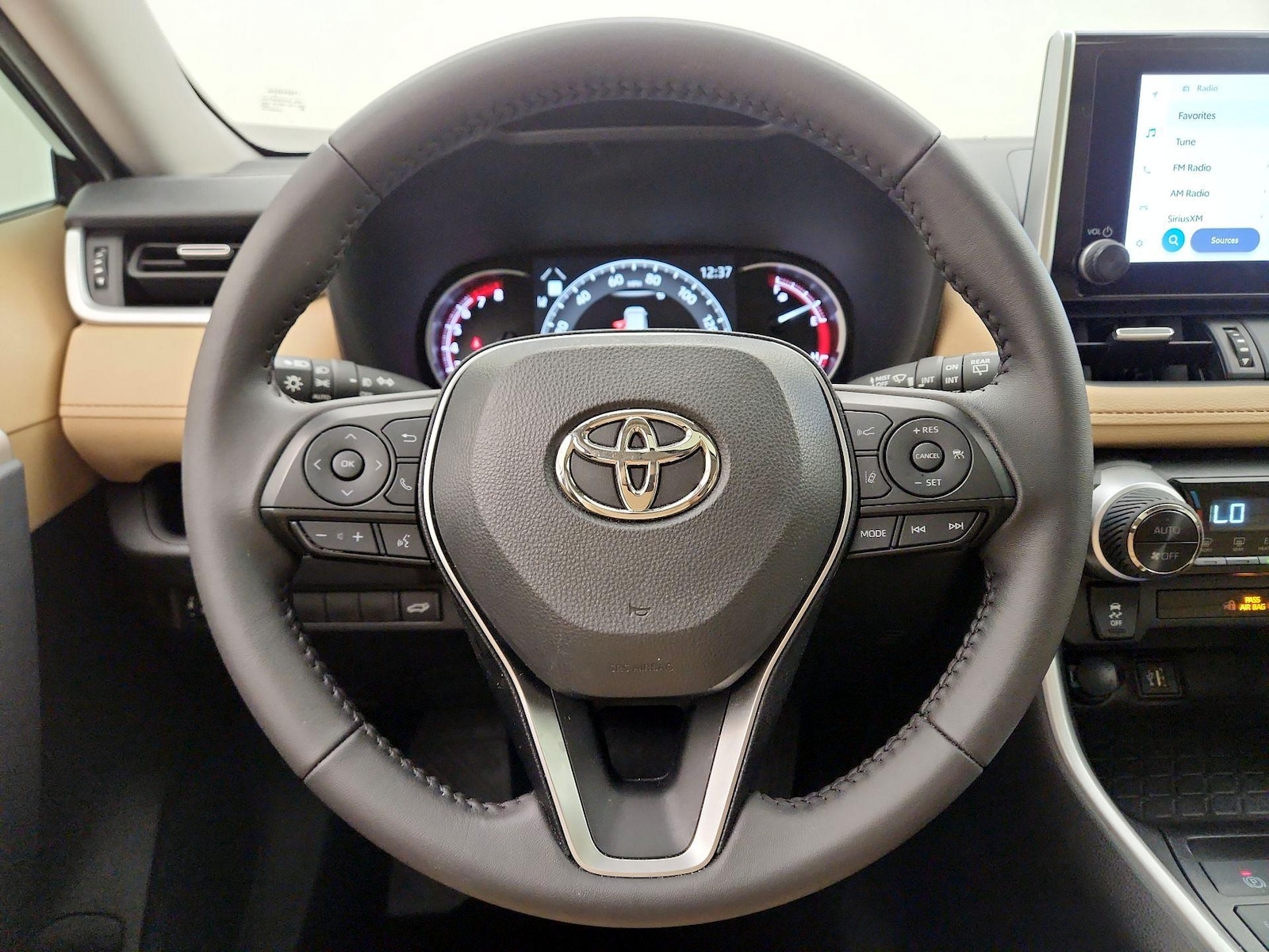 2025 Toyota RAV4 XLE Premium - Photo 11