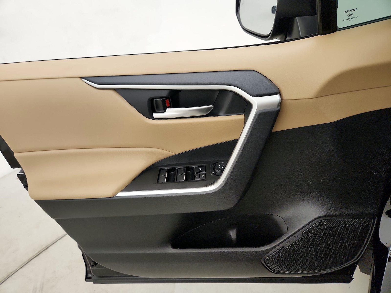 2025 Toyota RAV4 XLE Premium - Photo 13