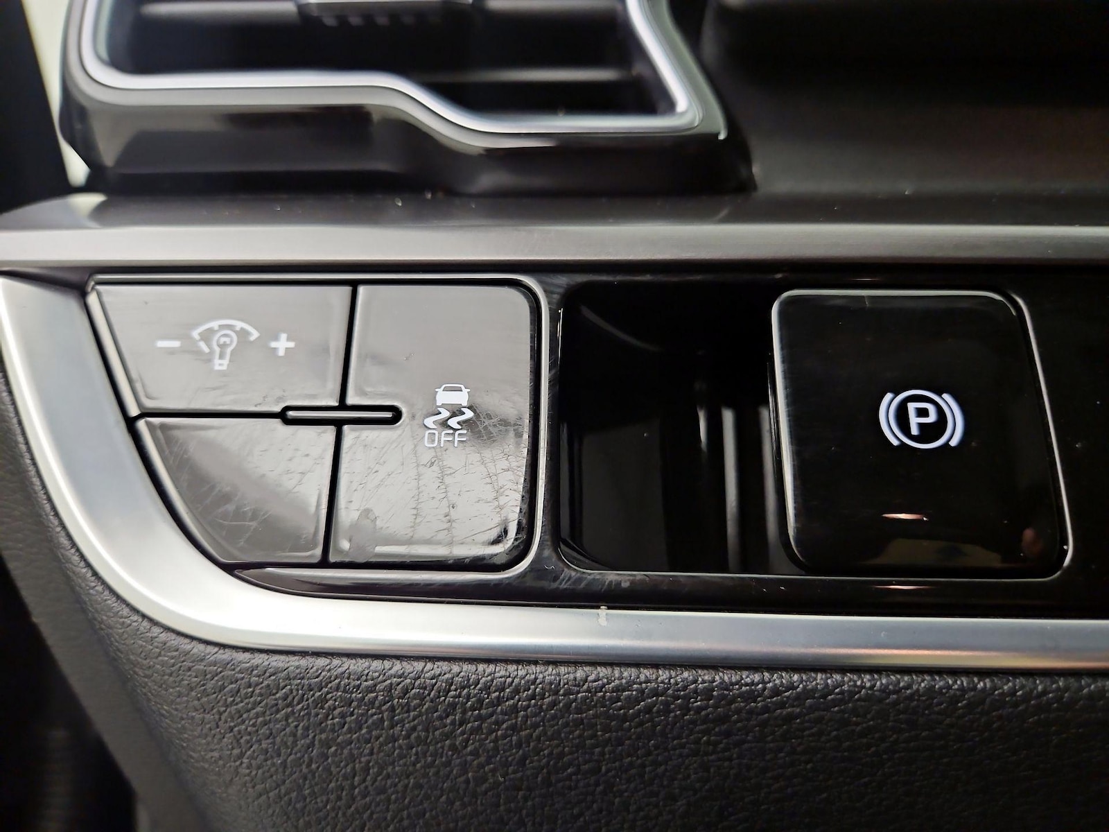 2023 Kia Sportage EX - Photo 12