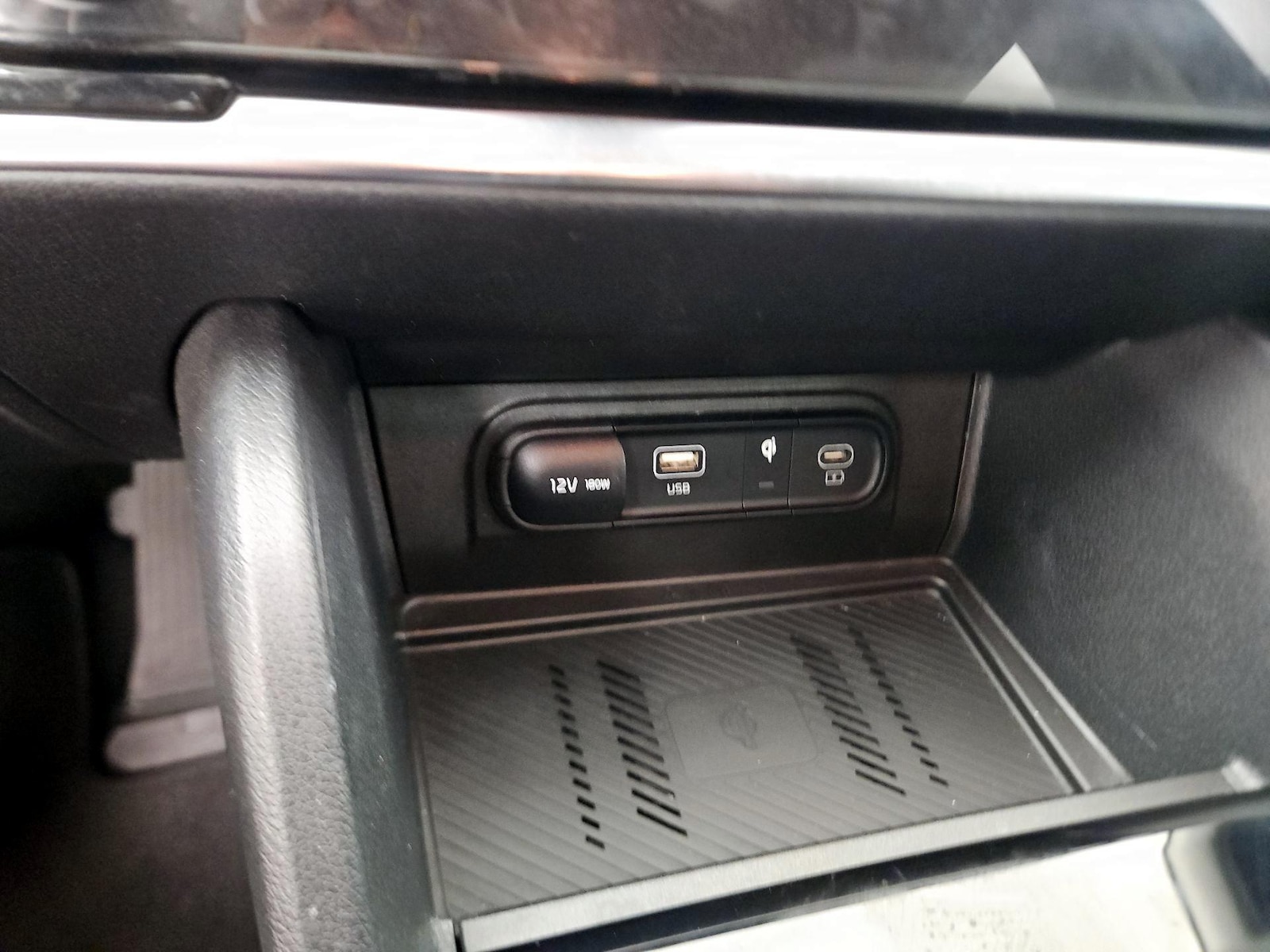 2023 Kia Sportage EX - Photo 18