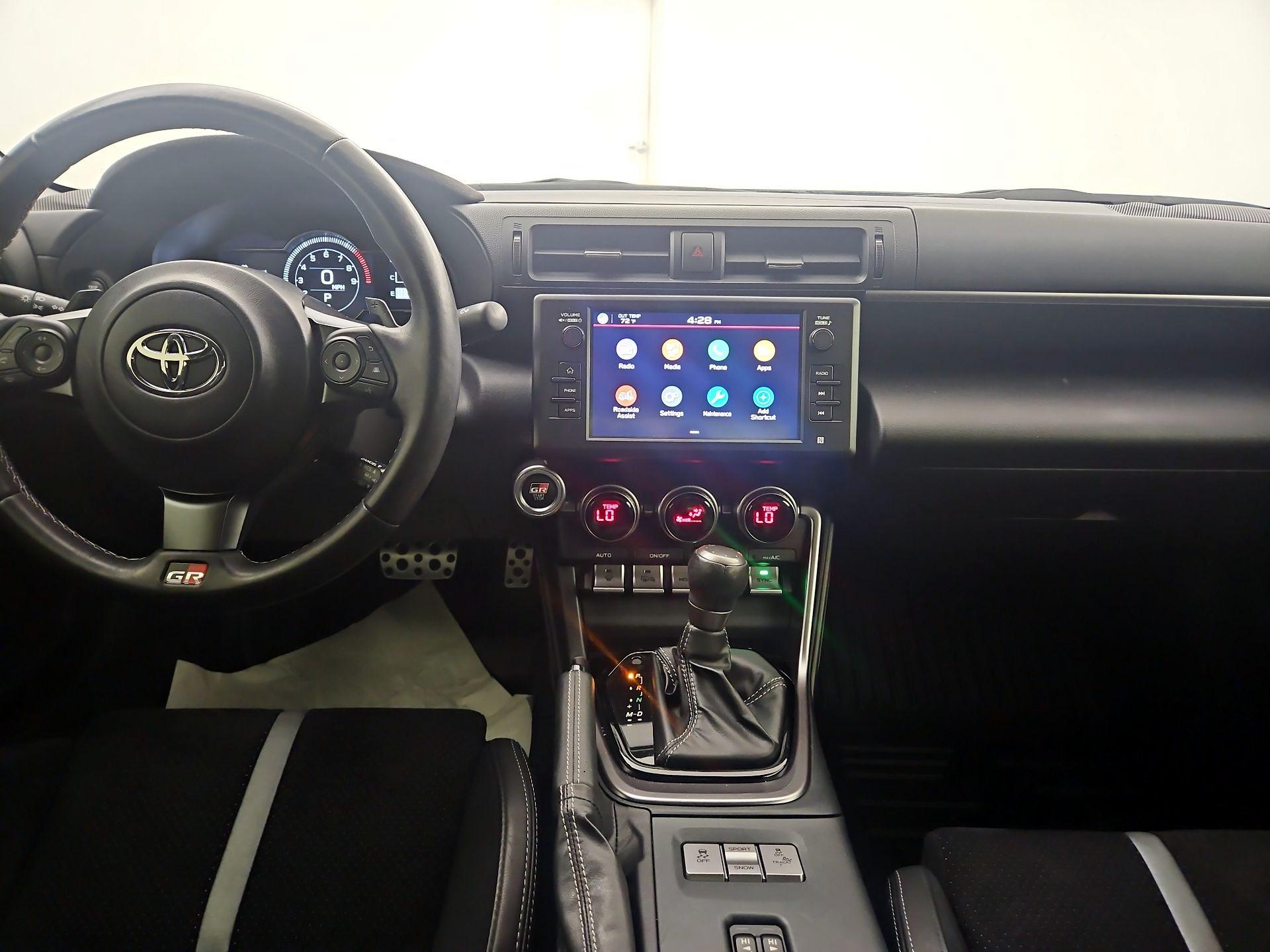 Thumbnail: 2025 Toyota GR86 - 8