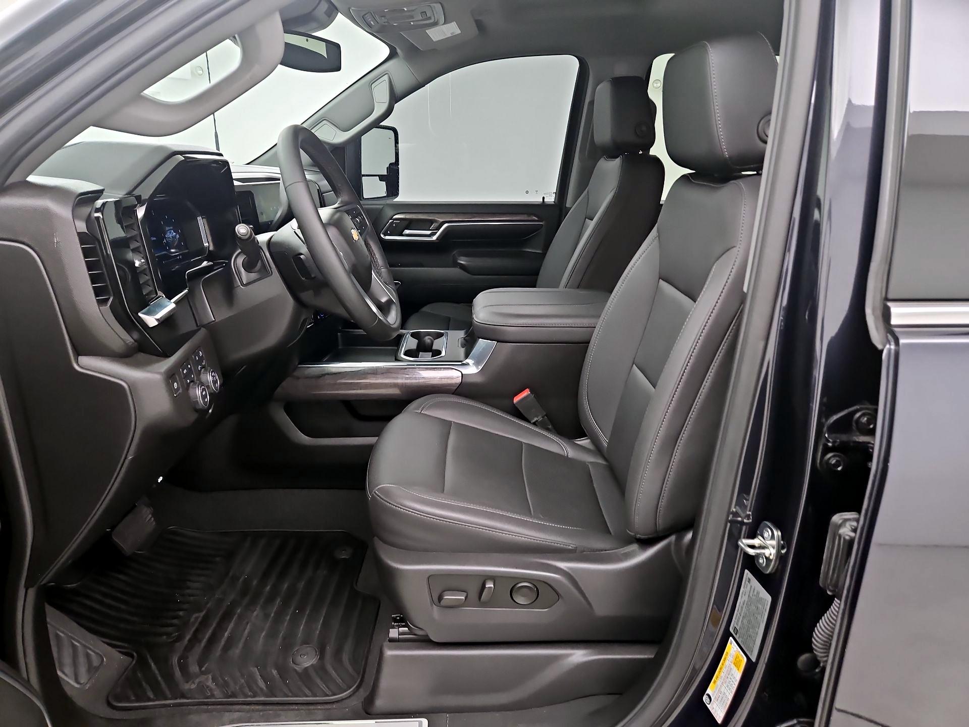 Thumbnail: 2024 Chevrolet Silverado 3500 - 9