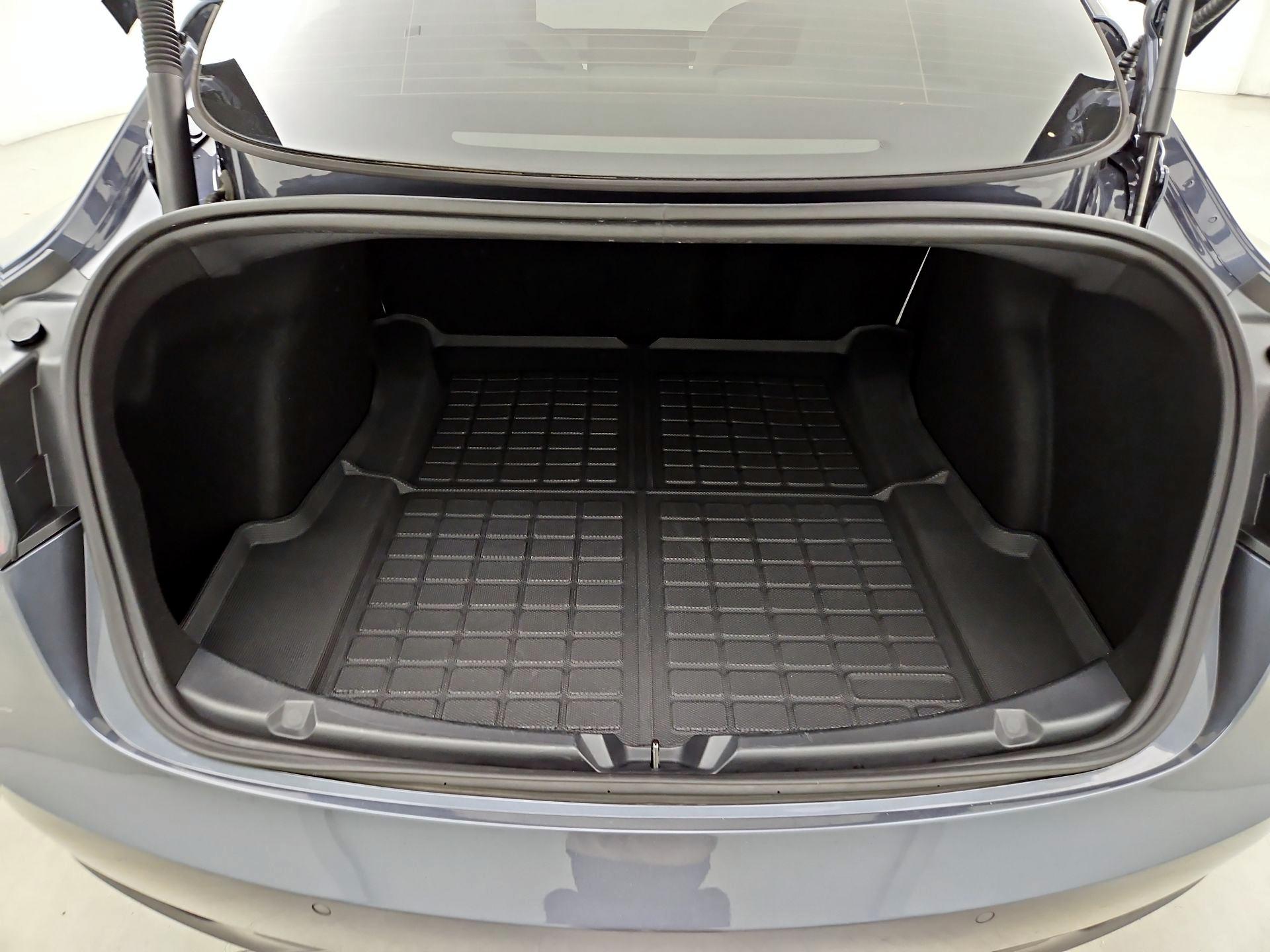 Thumbnail: 2022 Tesla Model 3 - 17