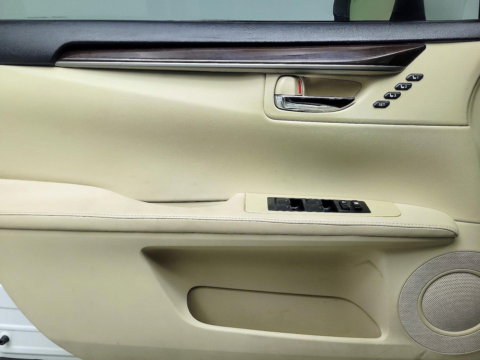 2014 Lexus ES 350 - Photo 13