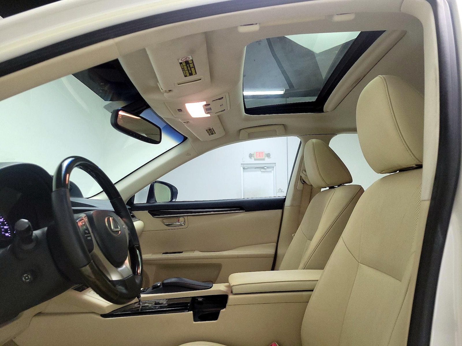 2014 Lexus ES 350 - Photo 21