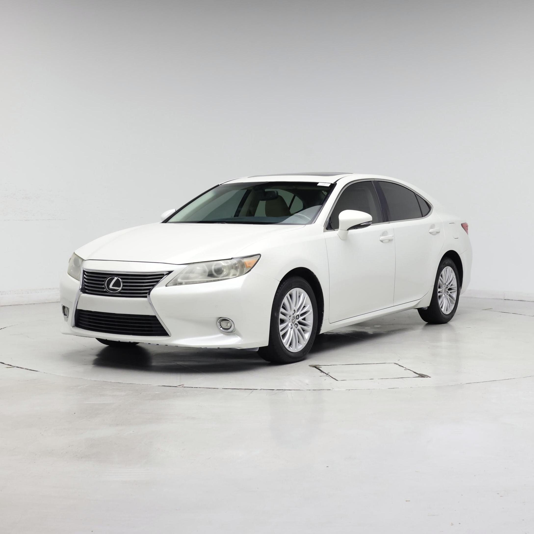 Thumbnail: 2014 Lexus ES - 4