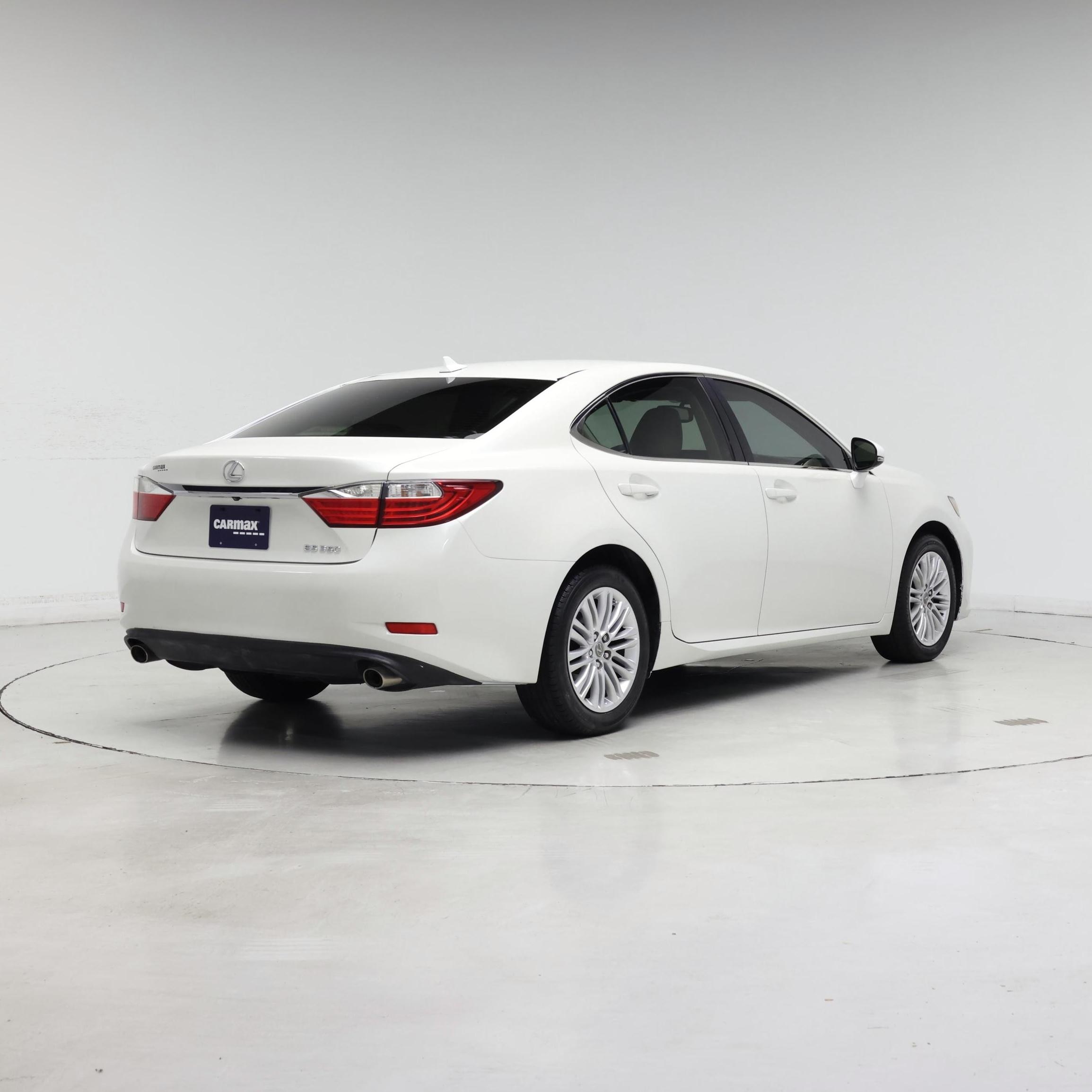 Thumbnail: 2014 Lexus ES - 8