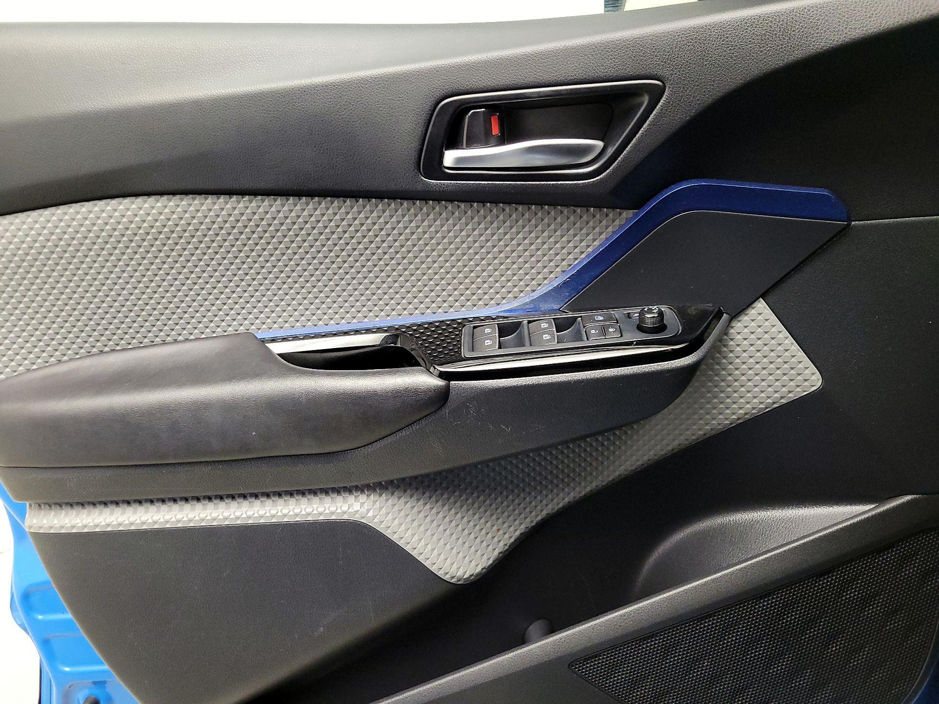 Thumbnail: 2019 Toyota C-HR - 12