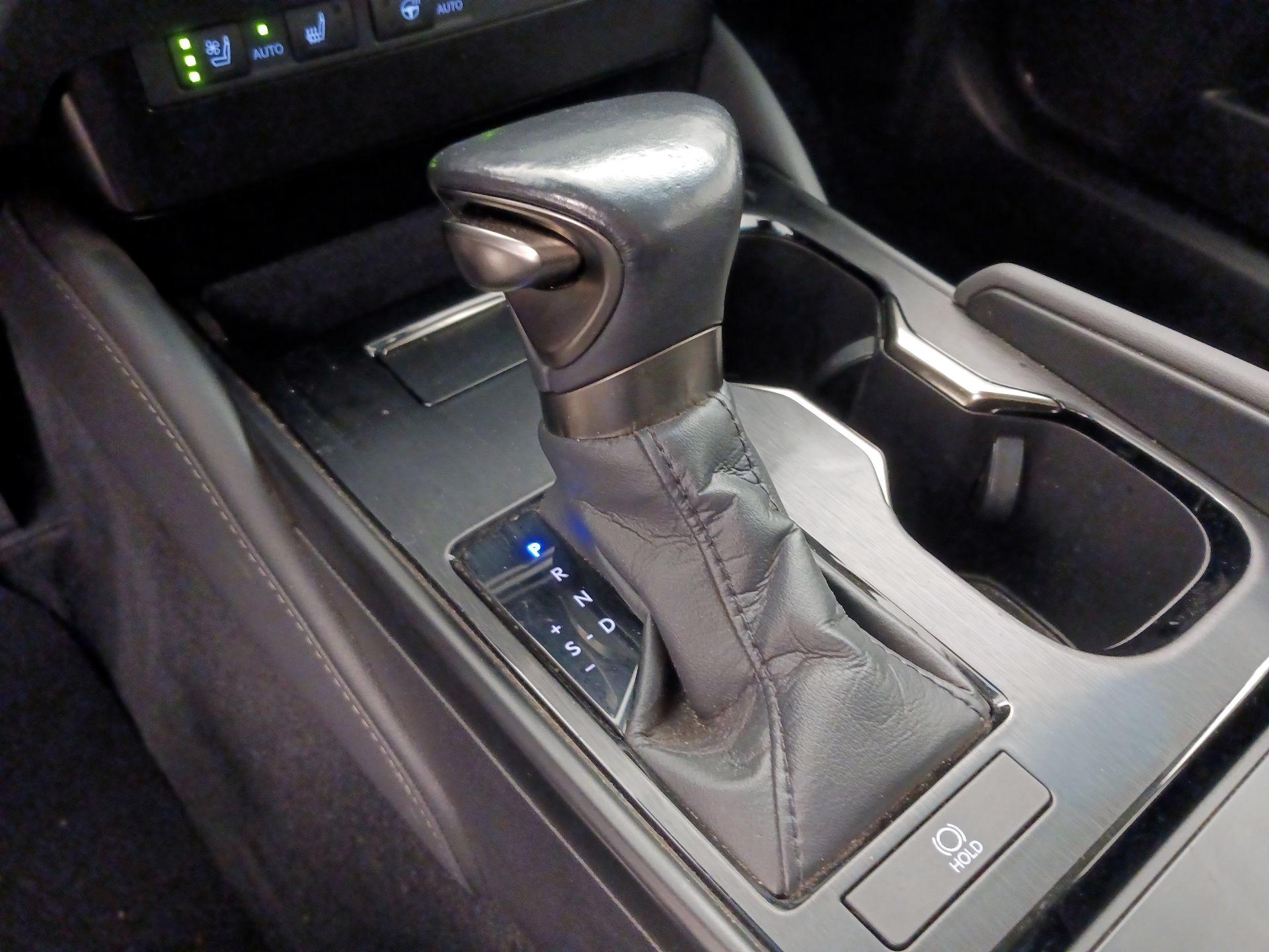 Thumbnail: 2023 Lexus ES - 17