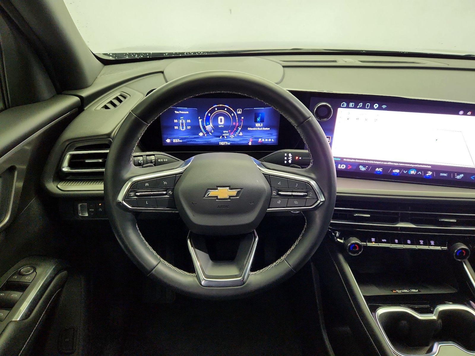 2024 Chevrolet Traverse 1LT - Photo 11