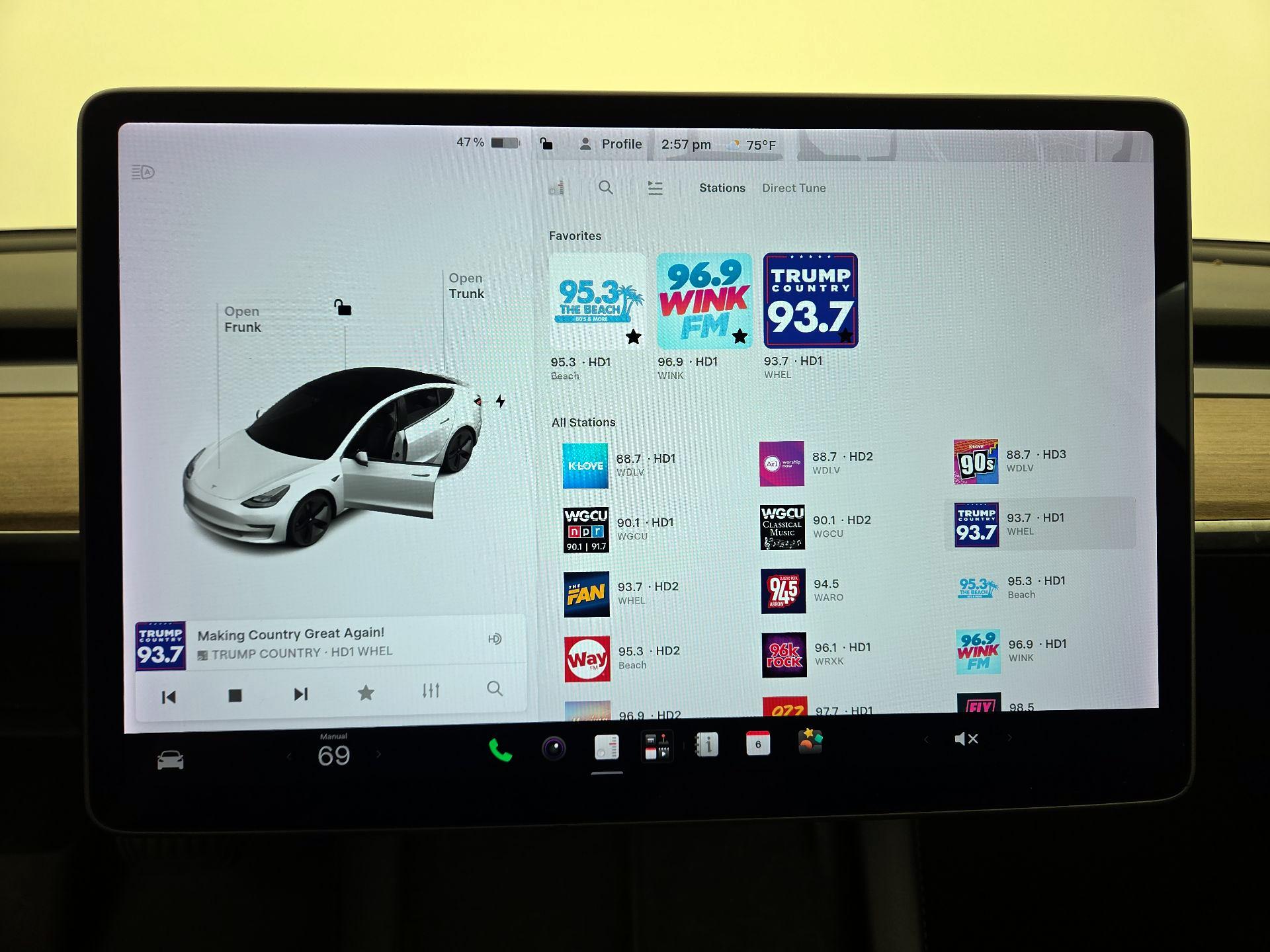 Thumbnail: 2022 Tesla Model 3 - 15
