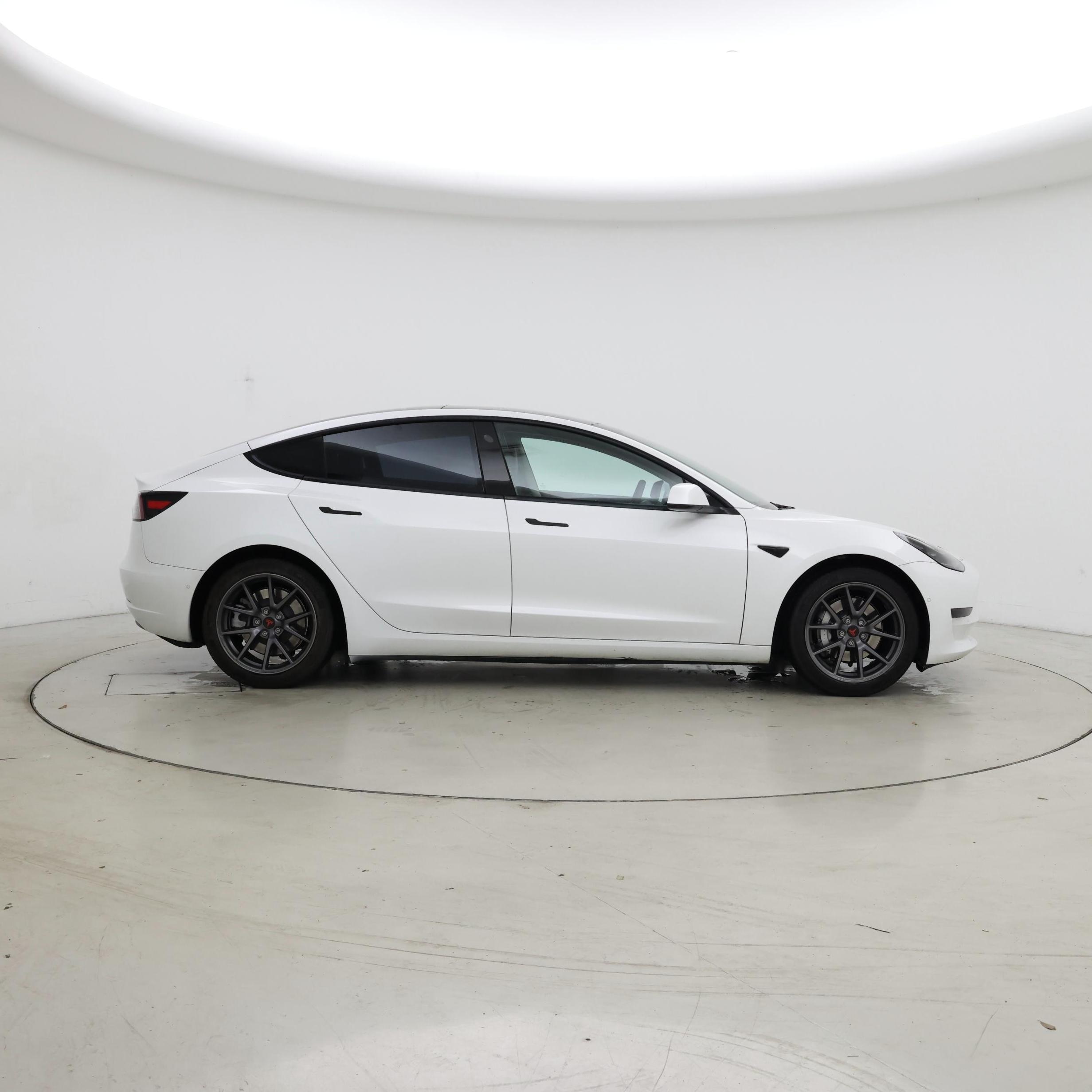 Thumbnail: 2022 Tesla Model 3 - 7