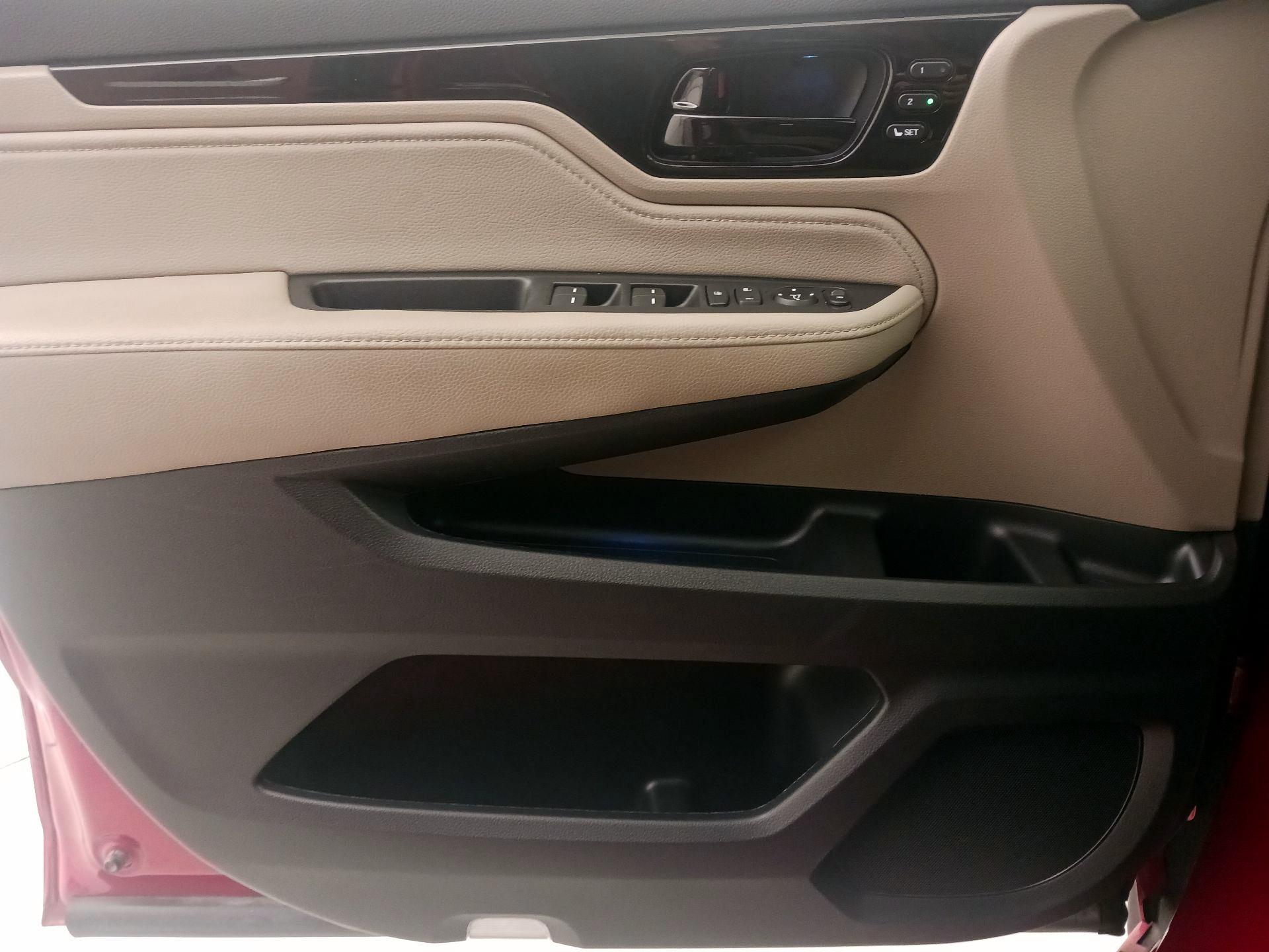 Thumbnail: 2023 Honda Odyssey - 12