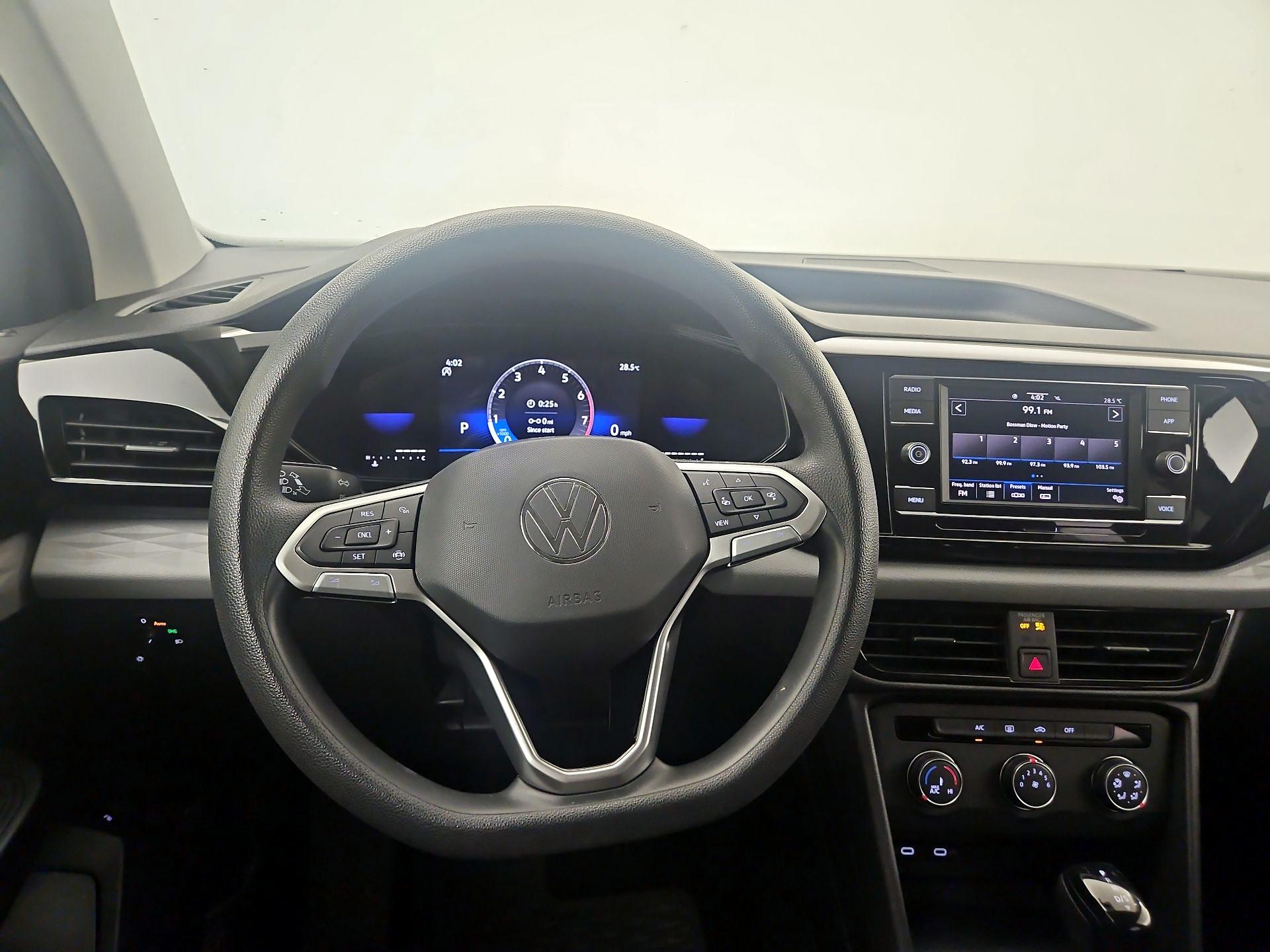 Thumbnail: 2022 Volkswagen Taos - 10
