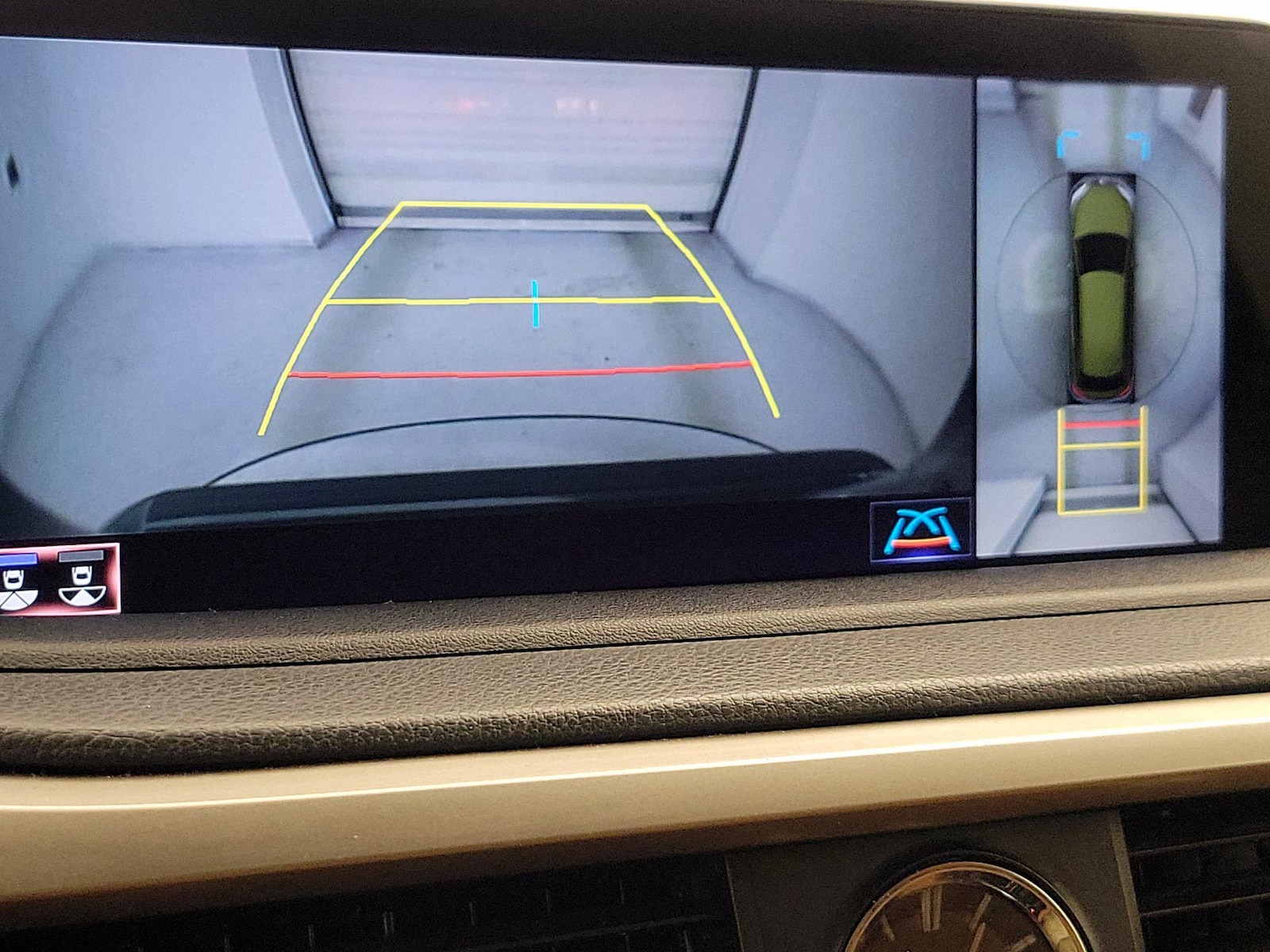2021 Lexus RX 350 - Photo 16