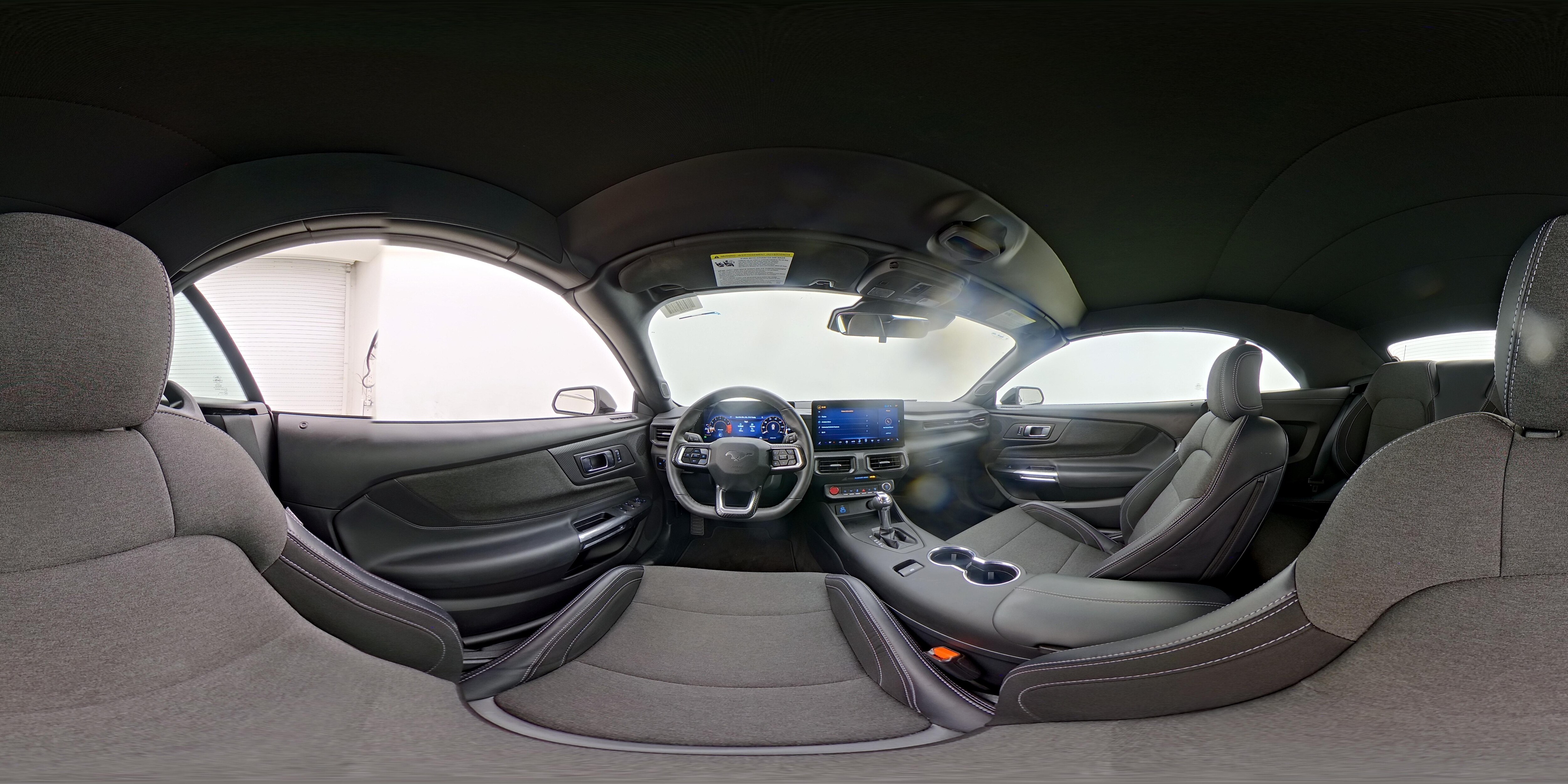 2025 Ford Mustang EcoBoost - Photo 27