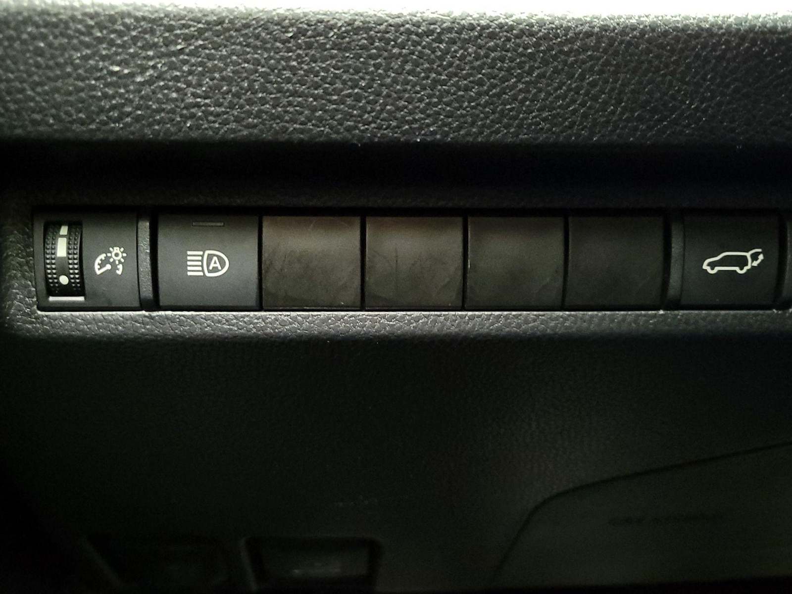 2024 Toyota RAV4 XLE Premium - Photo 14