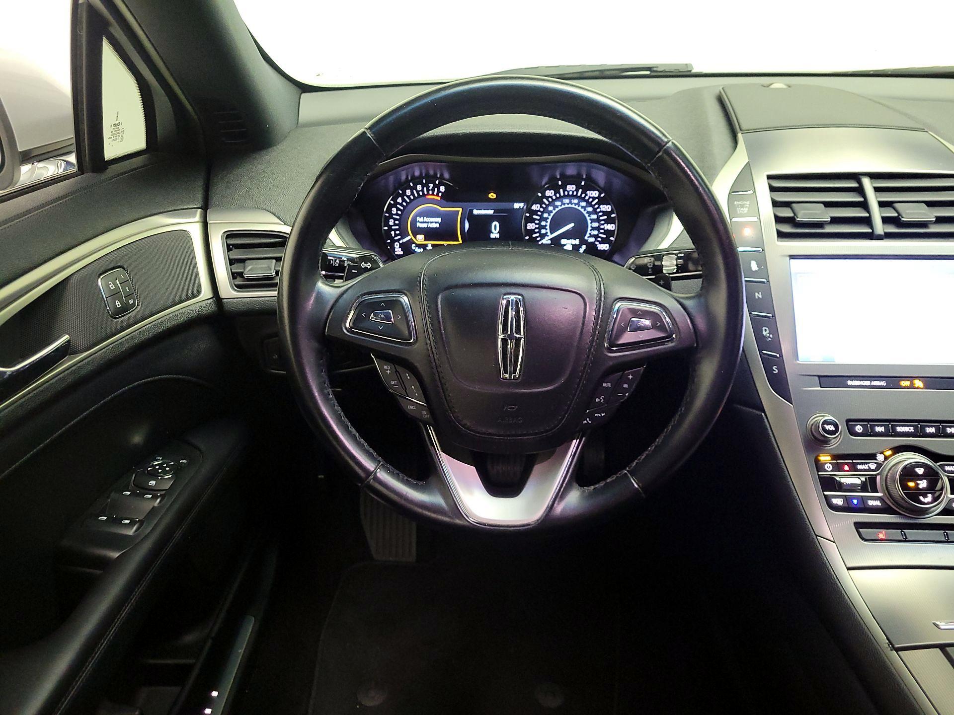 Thumbnail: 2020 Lincoln MKZ - 10