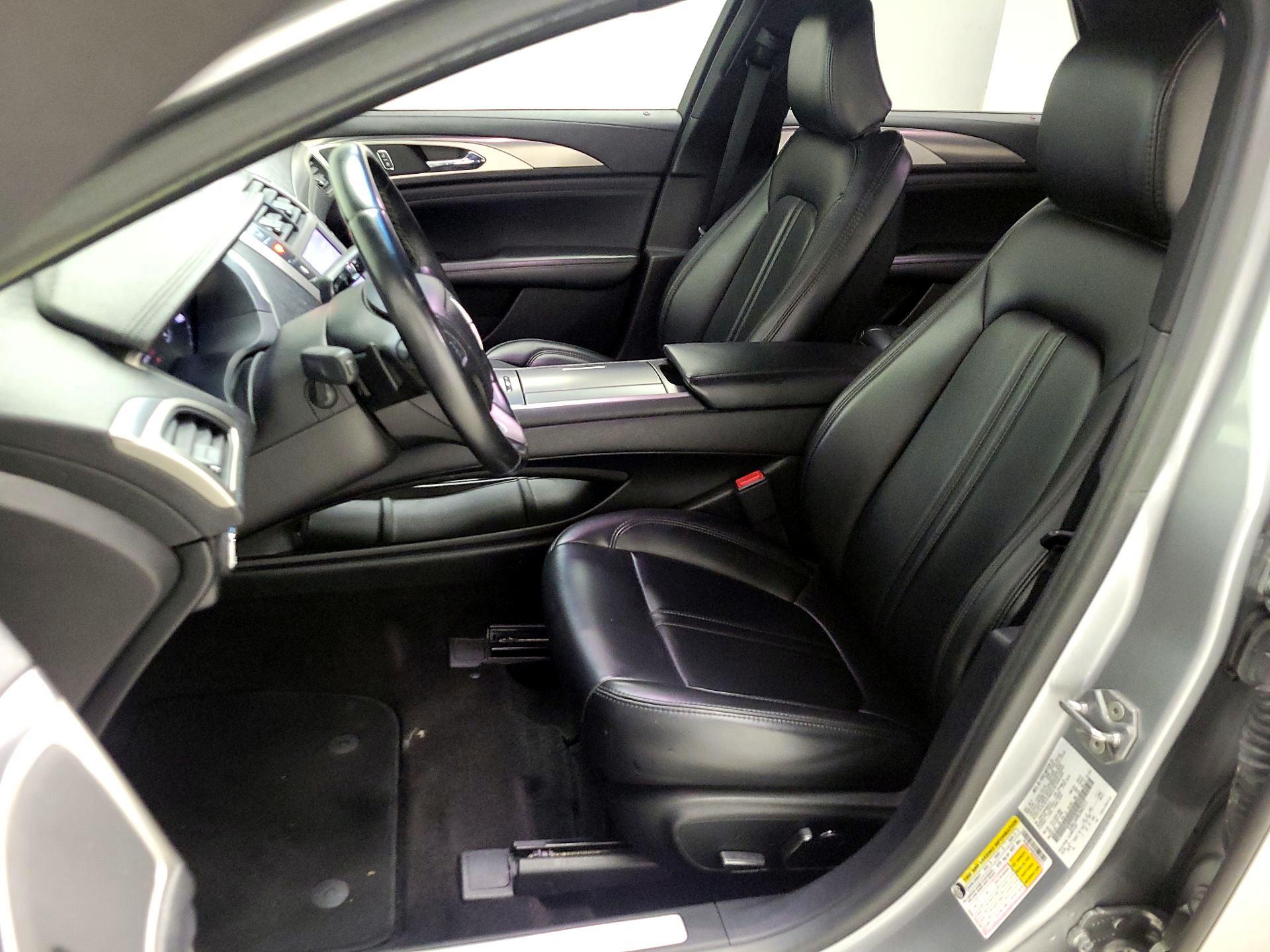 Thumbnail: 2020 Lincoln MKZ - 11
