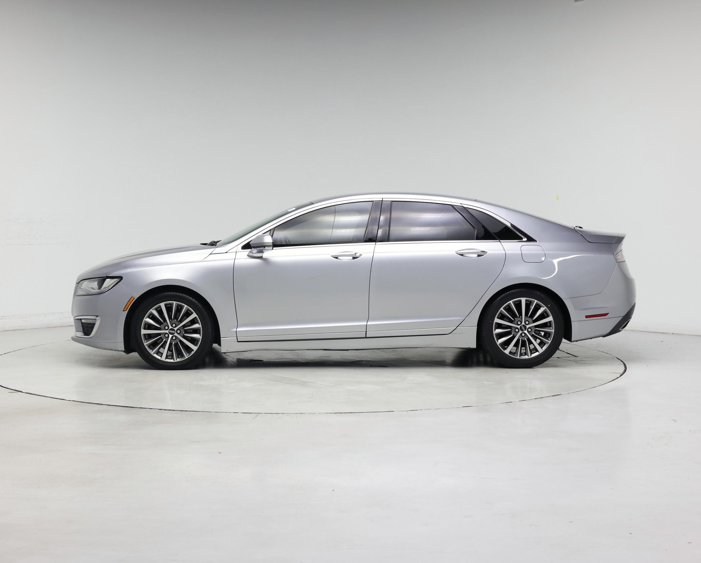 Thumbnail: 2020 Lincoln MKZ - 3