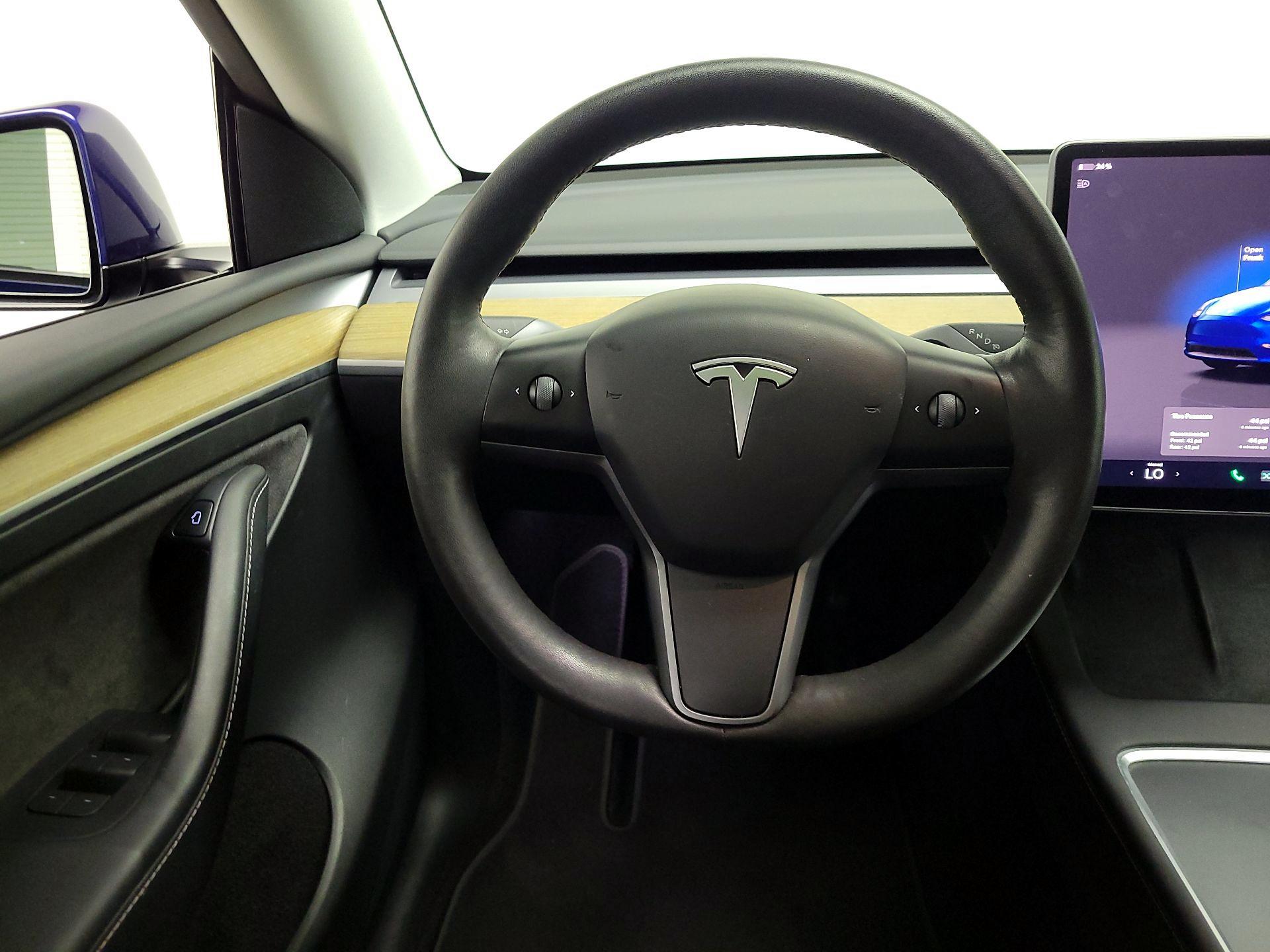 Thumbnail: 2023 Tesla Model Y - 10