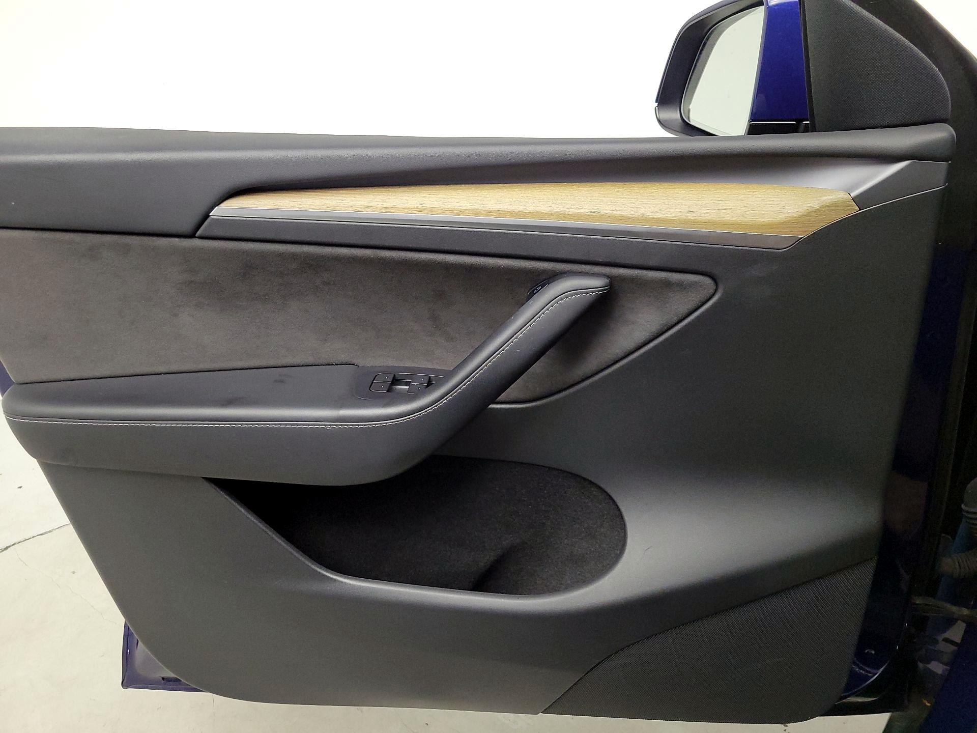 Thumbnail: 2023 Tesla Model Y - 12