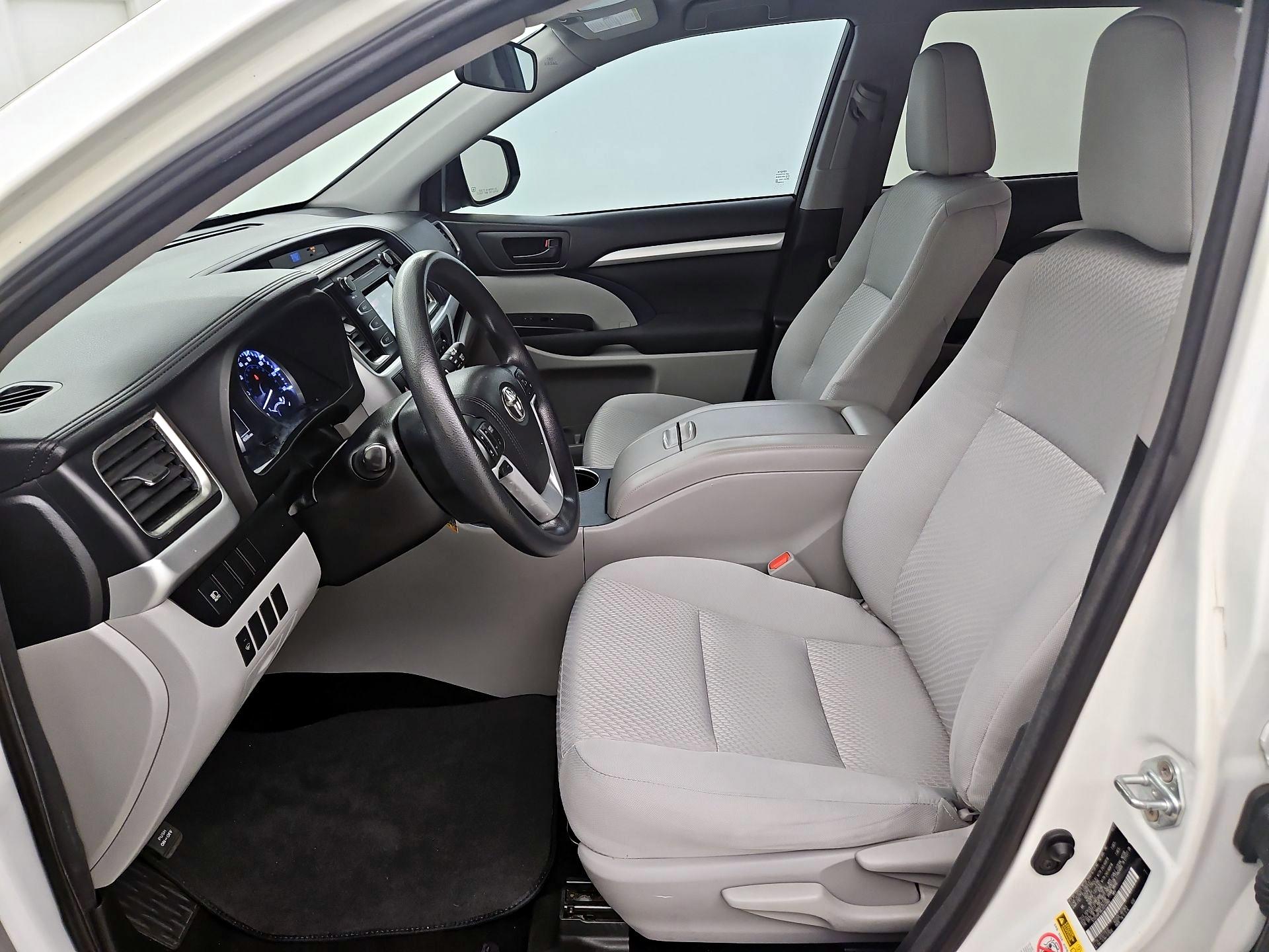 Thumbnail: 2018 Toyota Highlander - 9