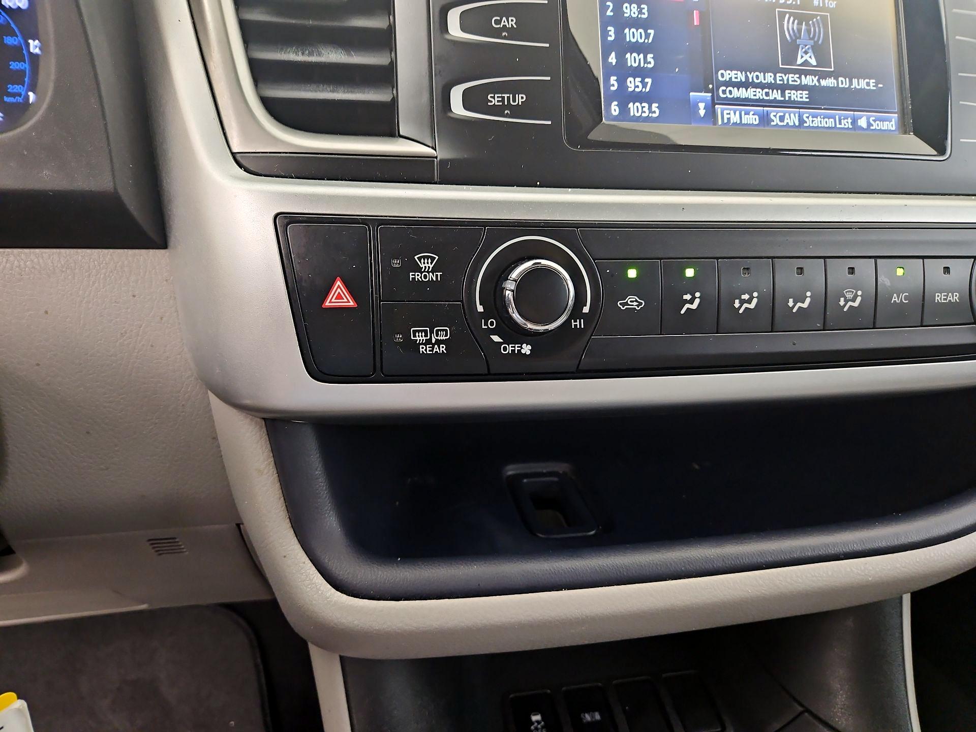 Thumbnail: 2018 Toyota Highlander - 14