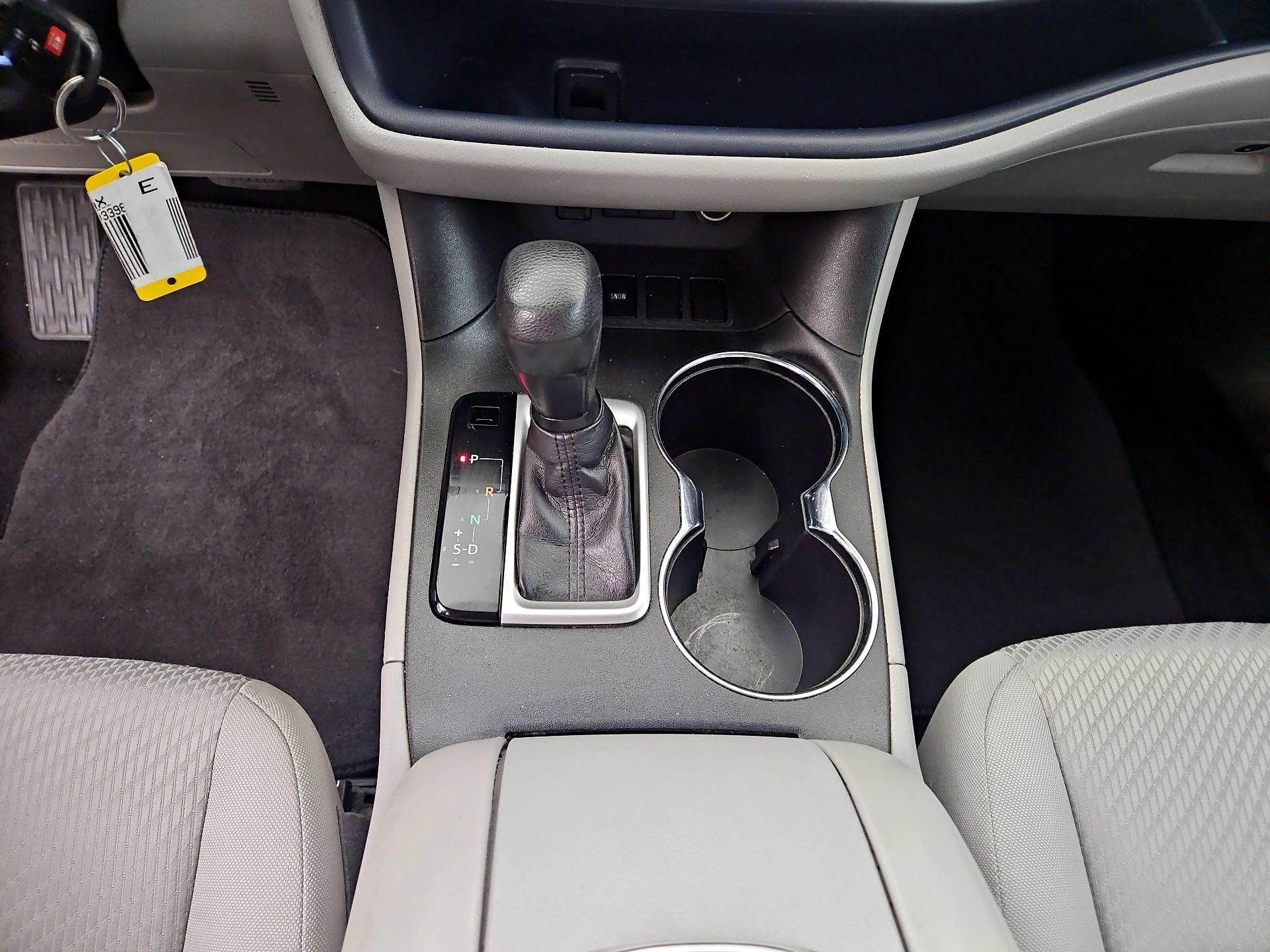 Thumbnail: 2018 Toyota Highlander - 15
