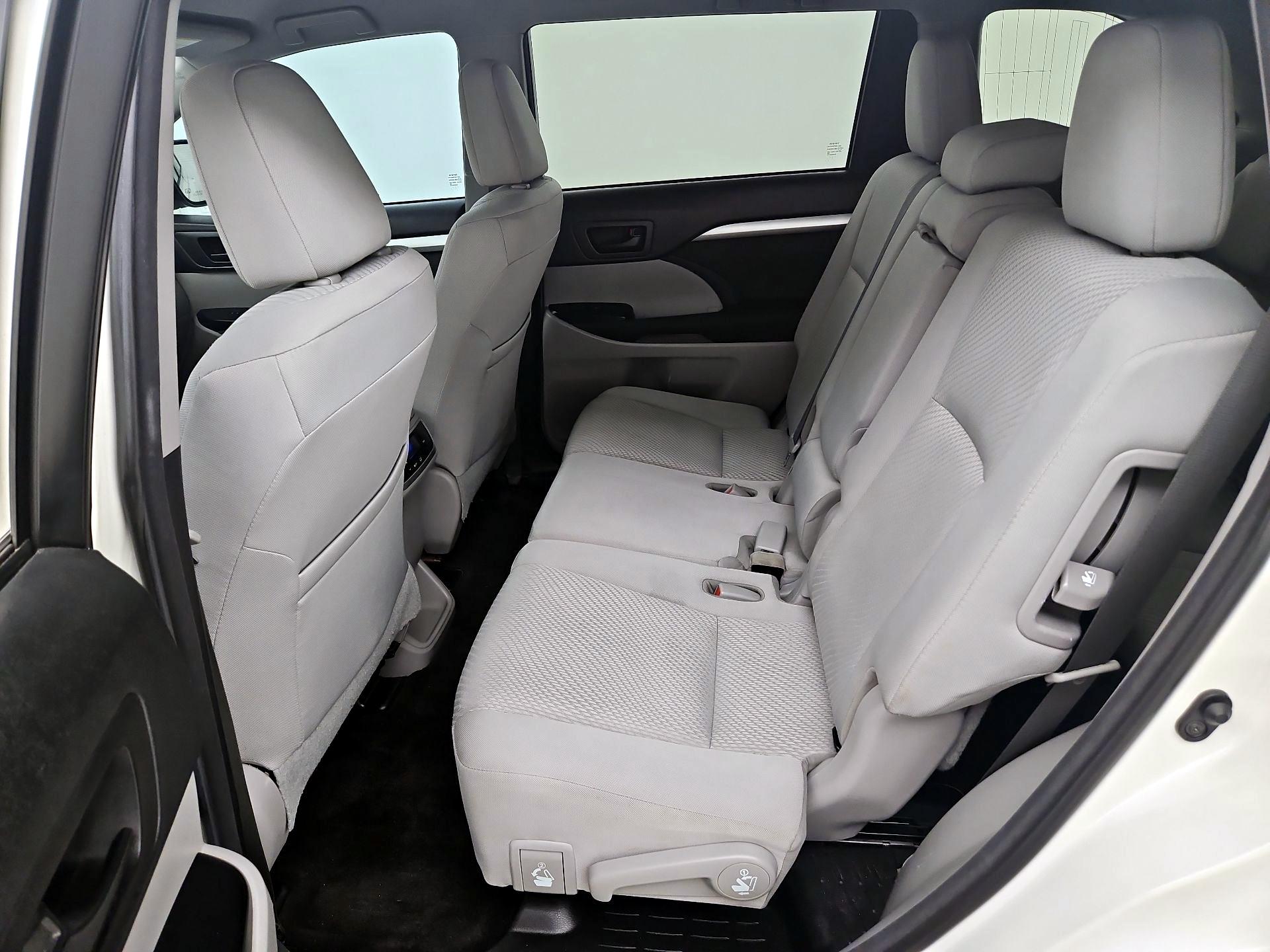 Thumbnail: 2018 Toyota Highlander - 17