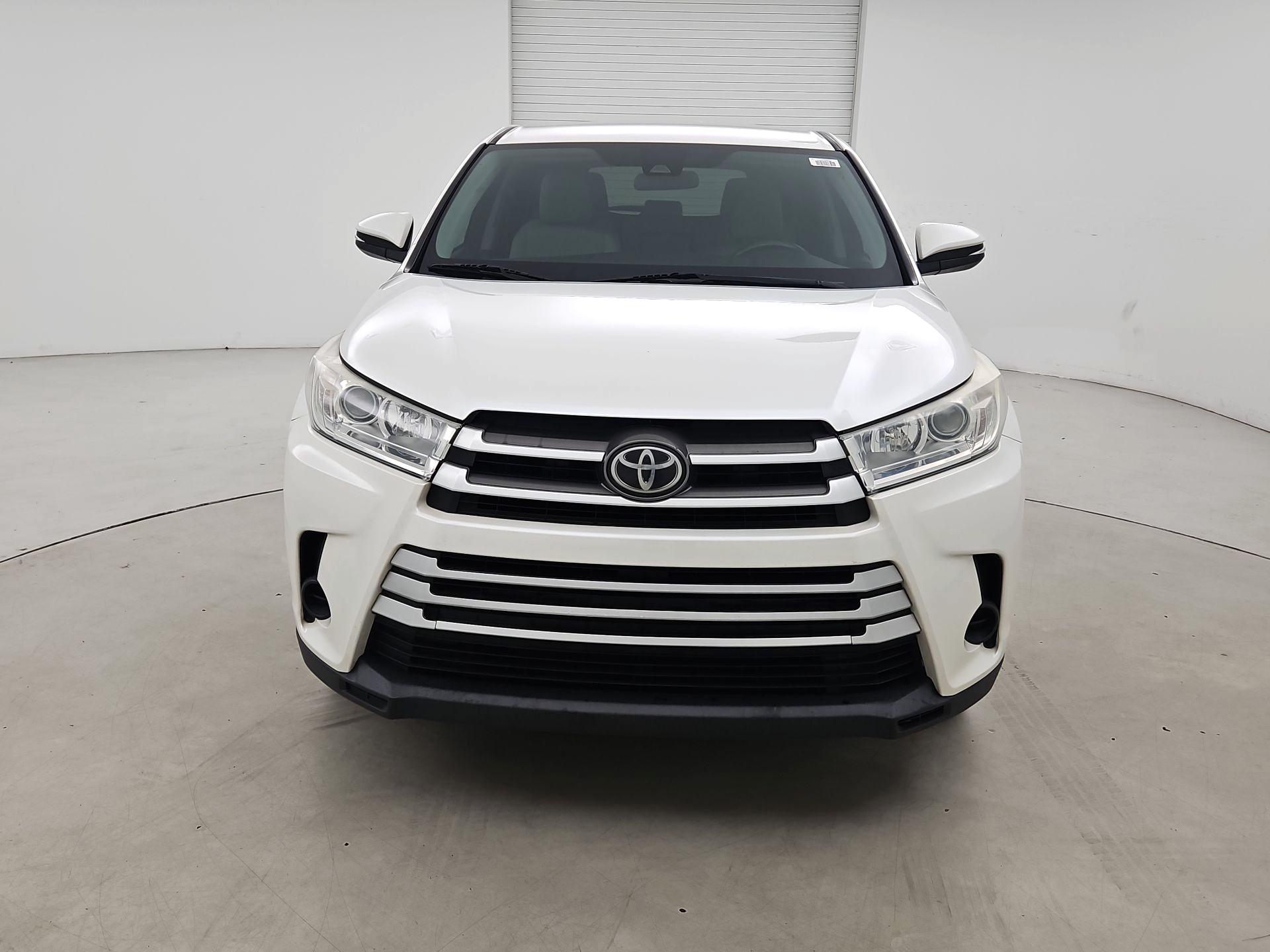 Thumbnail: 2018 Toyota Highlander - 2