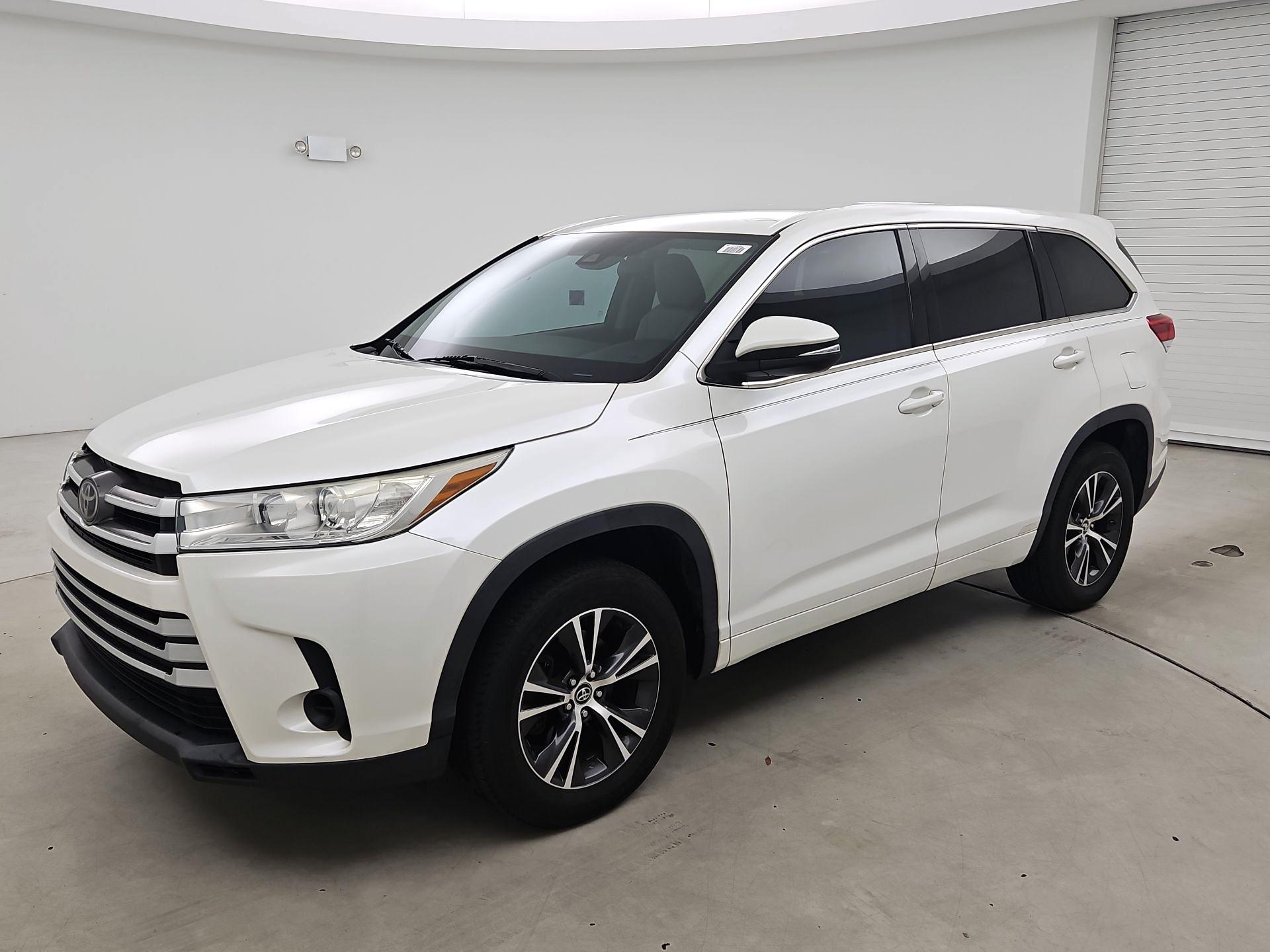 Thumbnail: 2018 Toyota Highlander - 3