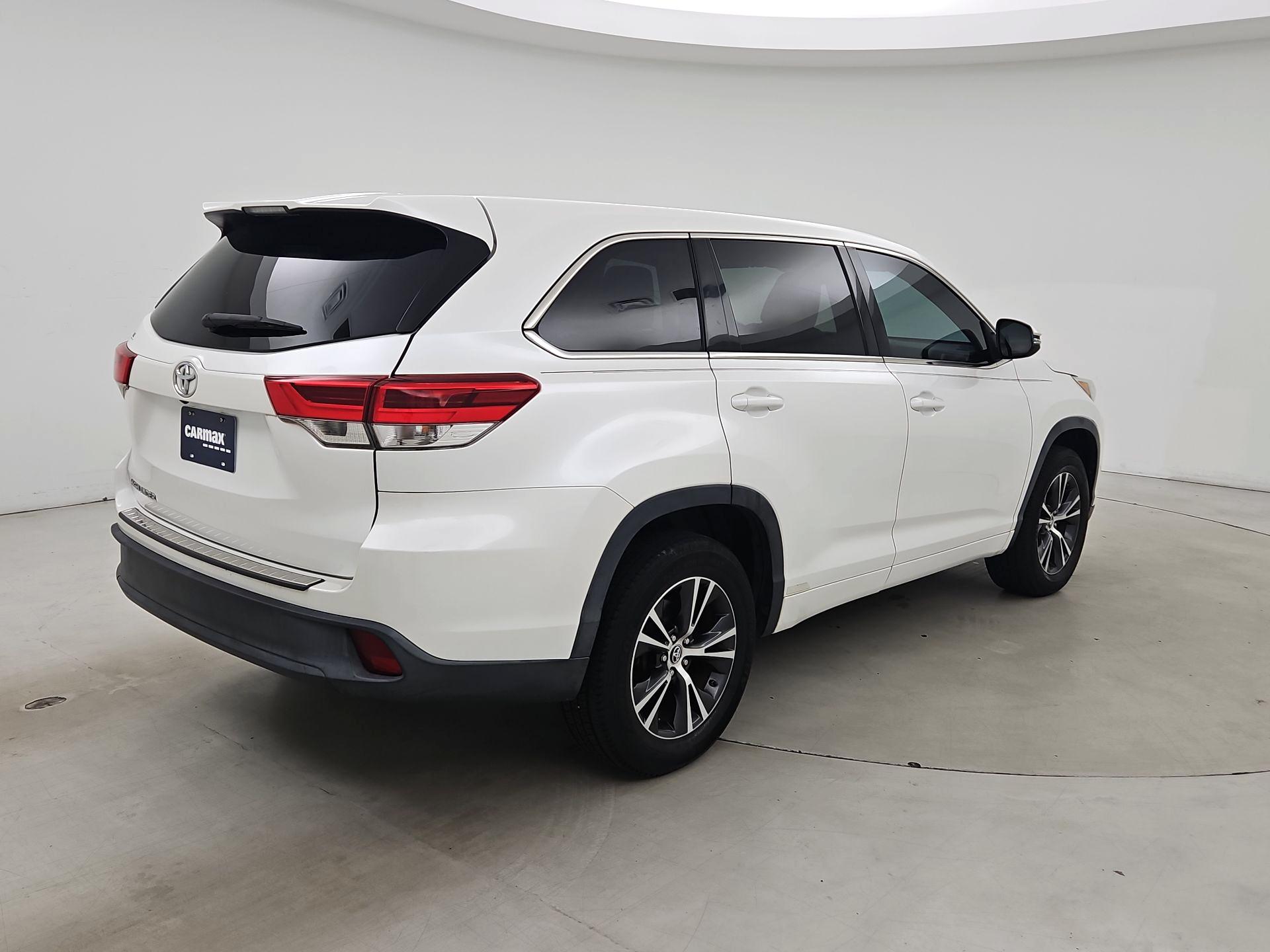 Thumbnail: 2018 Toyota Highlander - 5
