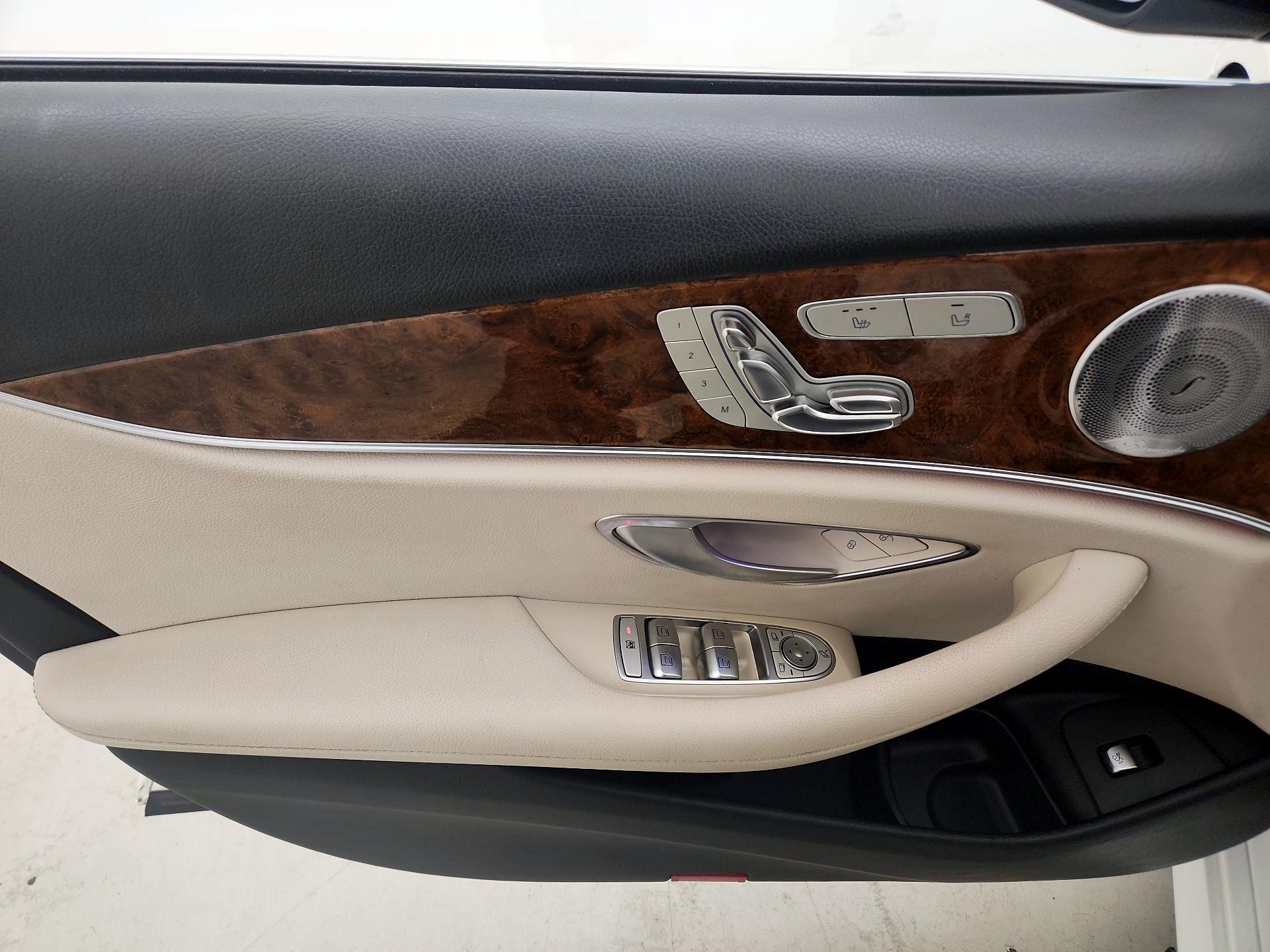Thumbnail: 2020 Mercedes-Benz E-Class - 12