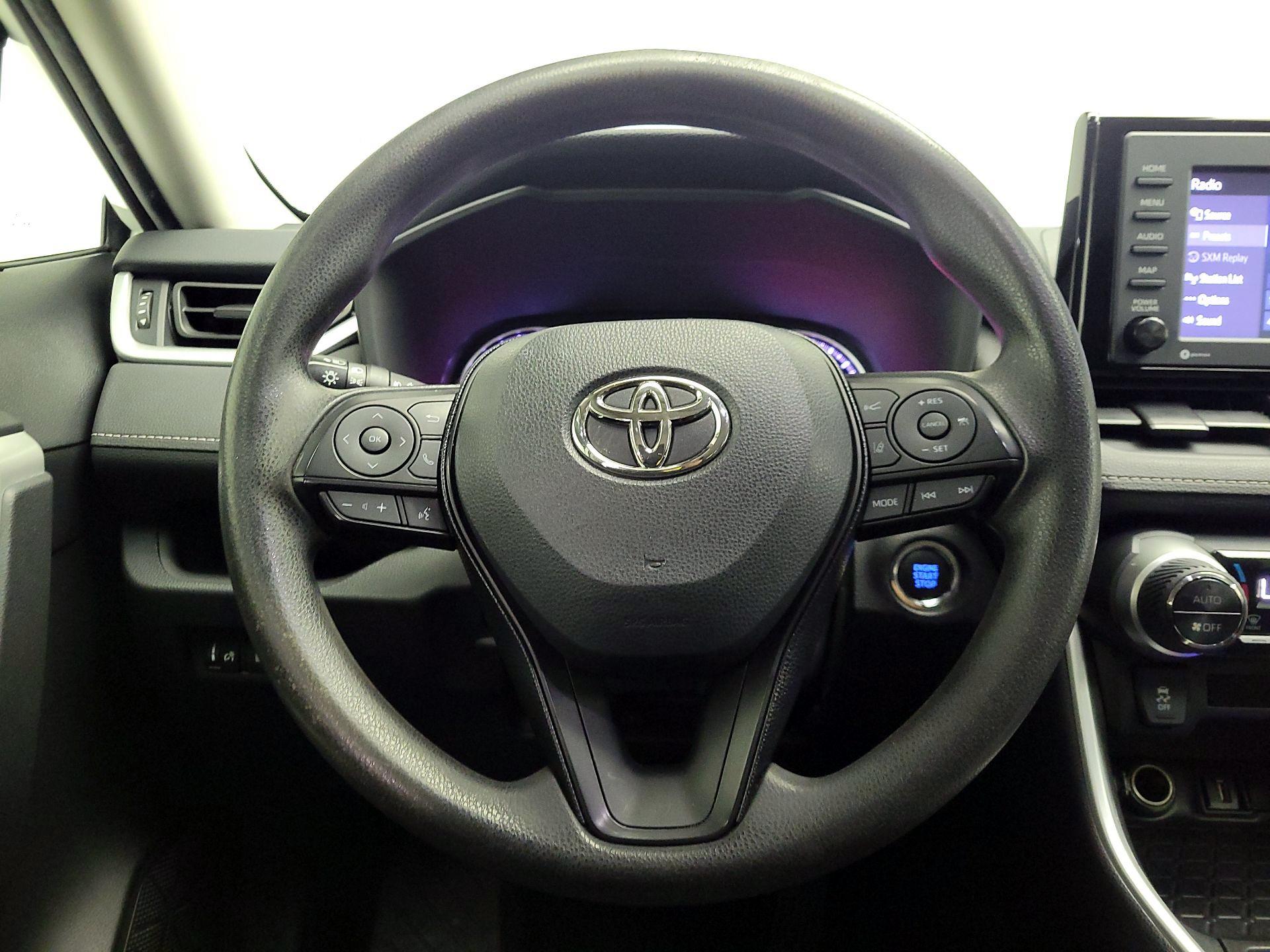 Thumbnail: 2021 Toyota RAV4 - 10