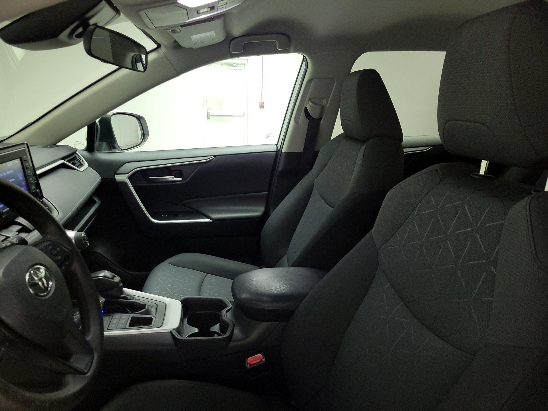 Thumbnail: 2021 Toyota RAV4 - 11