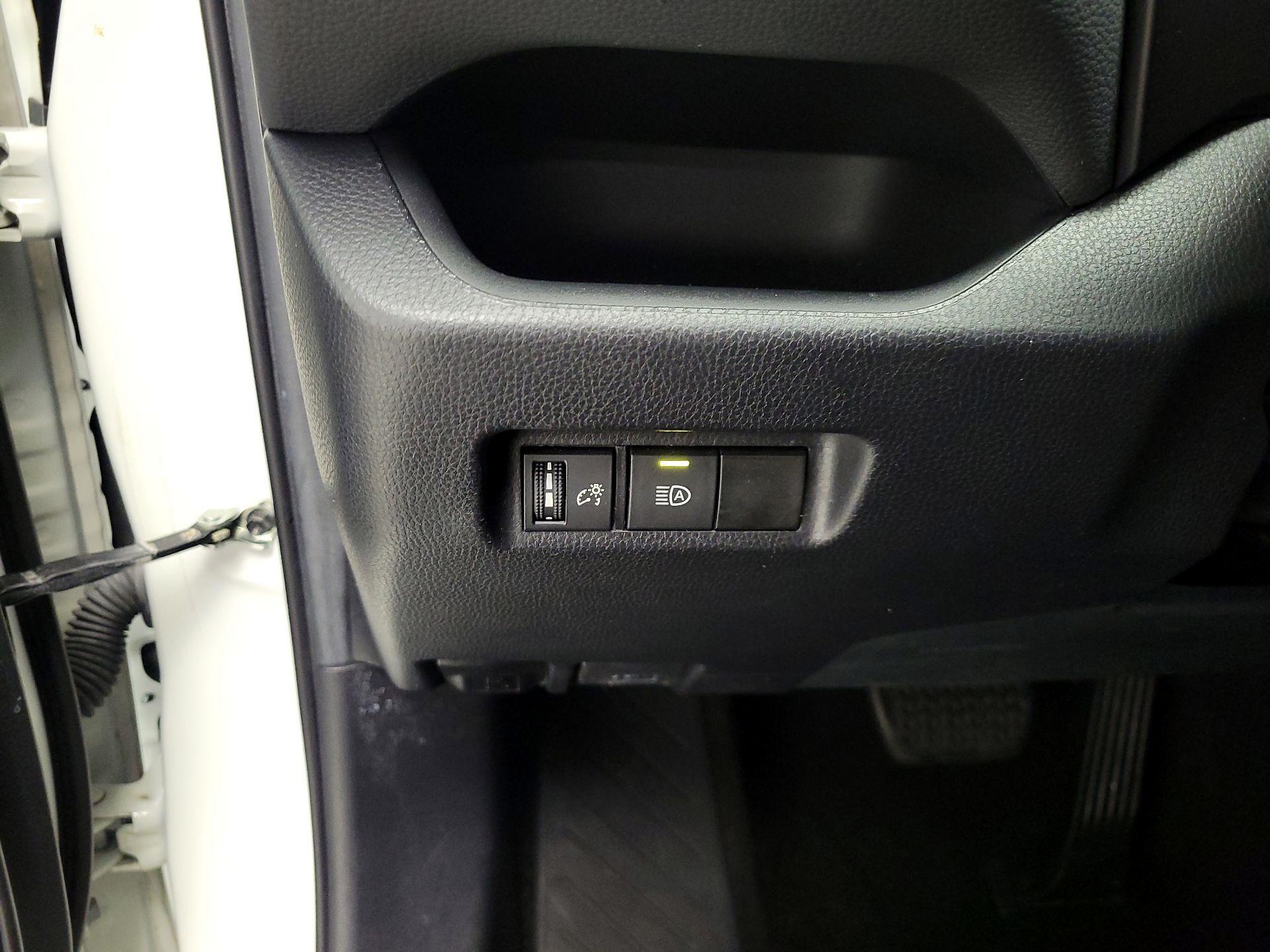 Thumbnail: 2021 Toyota RAV4 - 13