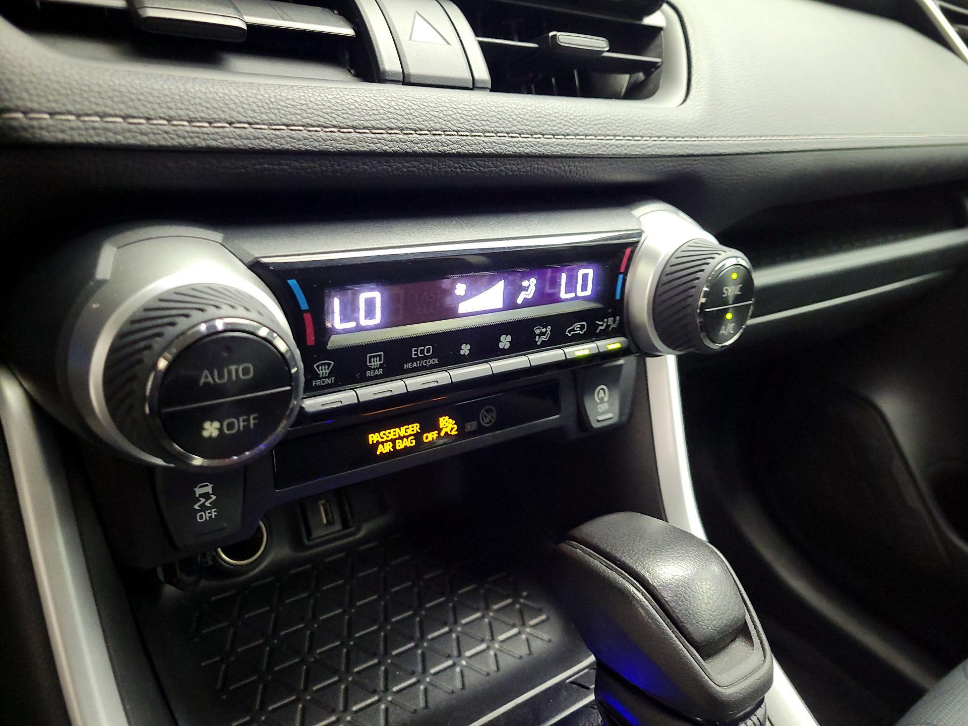 Thumbnail: 2021 Toyota RAV4 - 16
