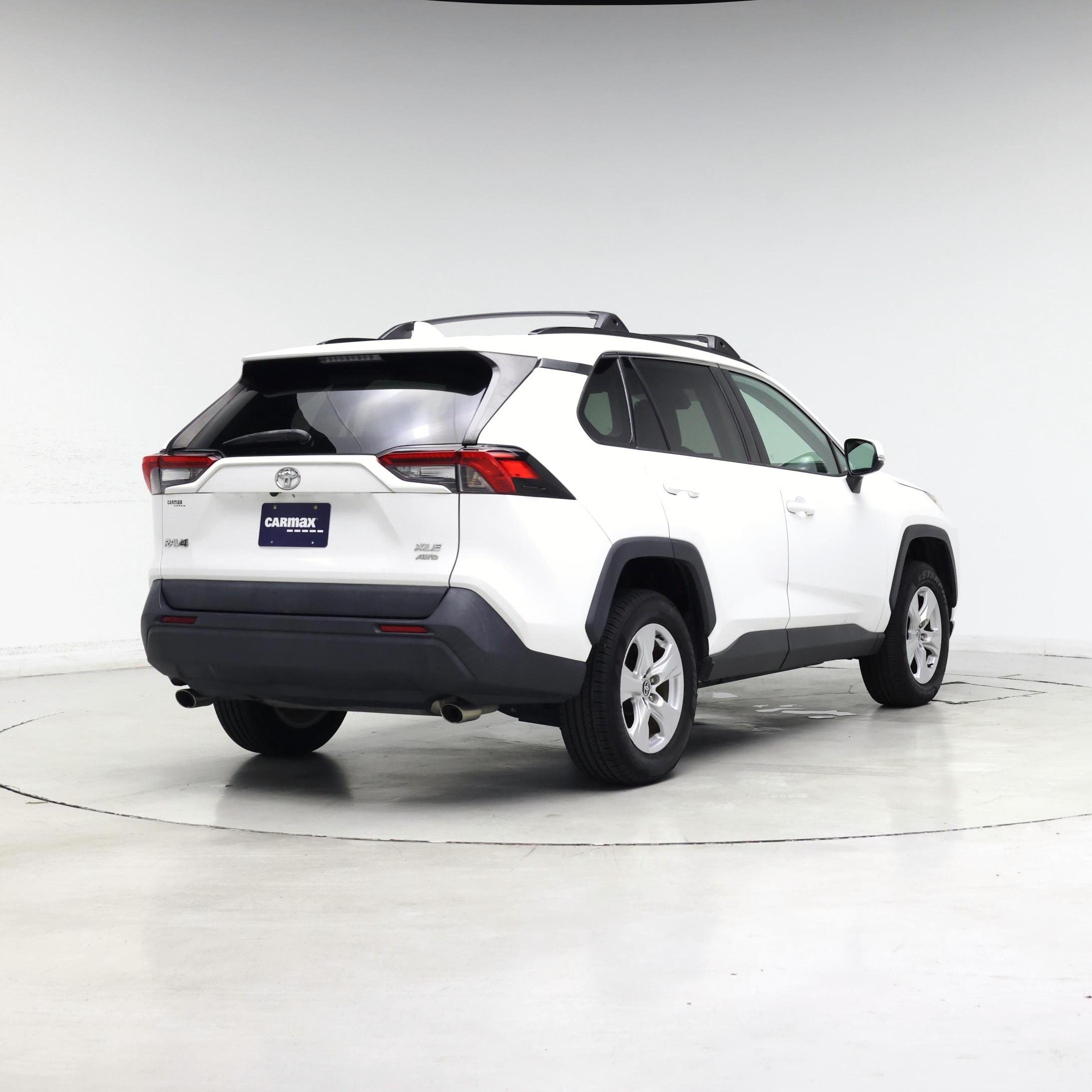 Thumbnail: 2021 Toyota RAV4 - 8
